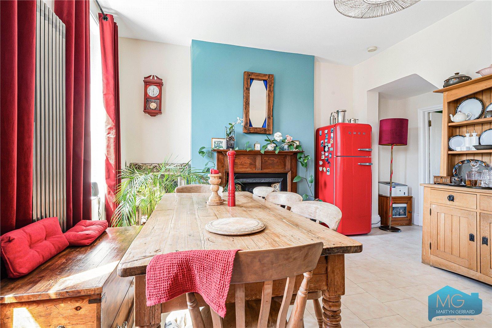 1 bedroom Apartment for sale - Martyn Gerrard