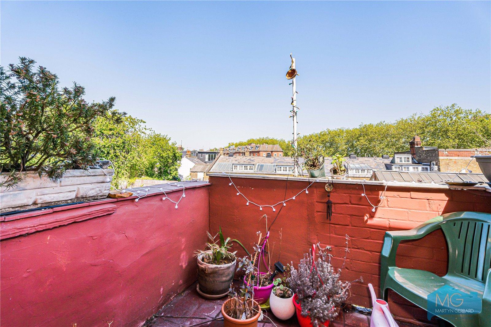 1 bedroom Apartment for sale - Martyn Gerrard