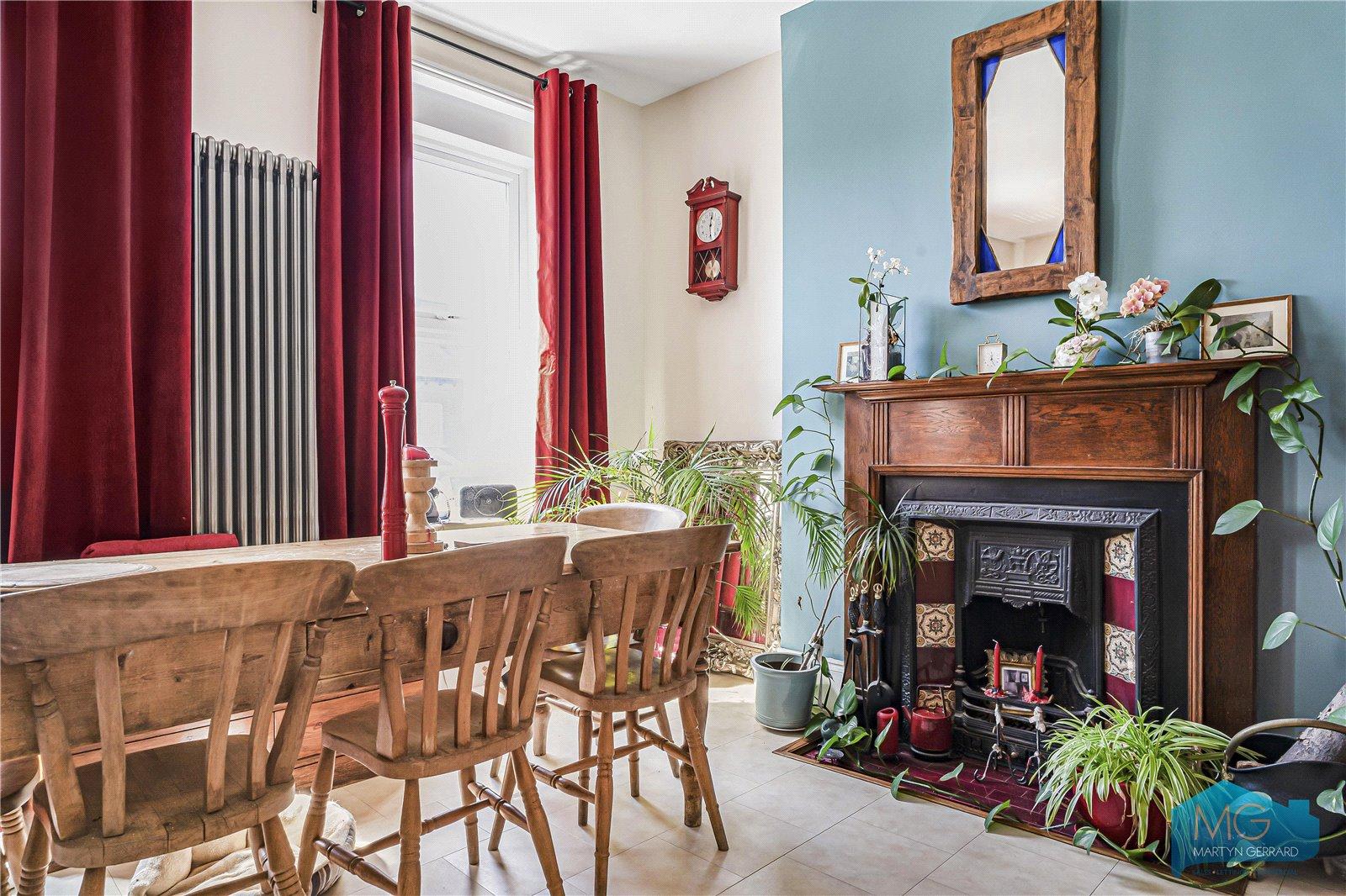 1 bedroom Apartment for sale - Martyn Gerrard