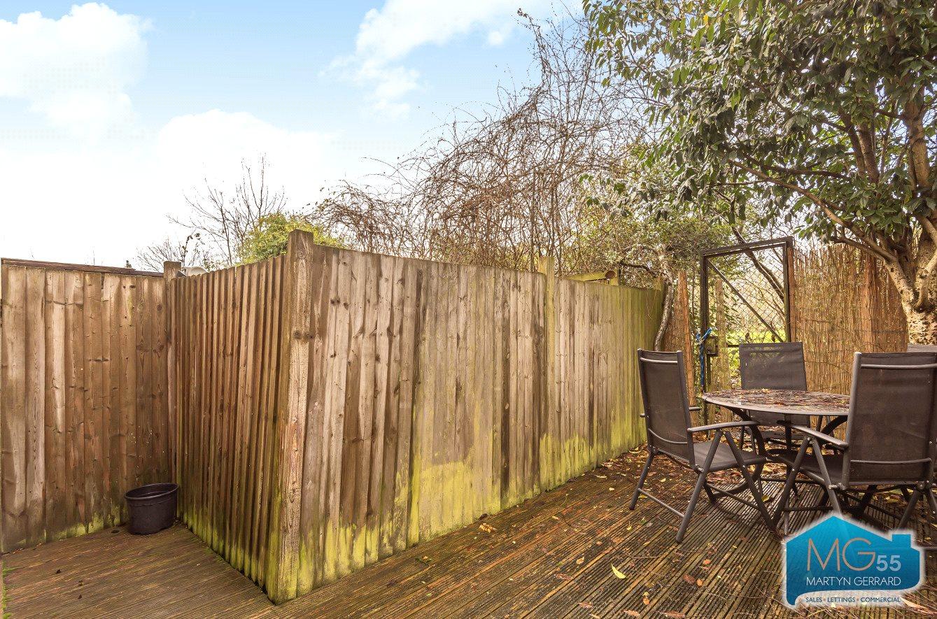 2 bedroom Ground Floor Flat to rent - Martyn Gerrard