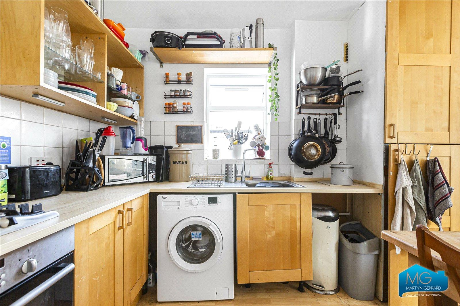3 bedroom Apartment to rent - Martyn Gerrard