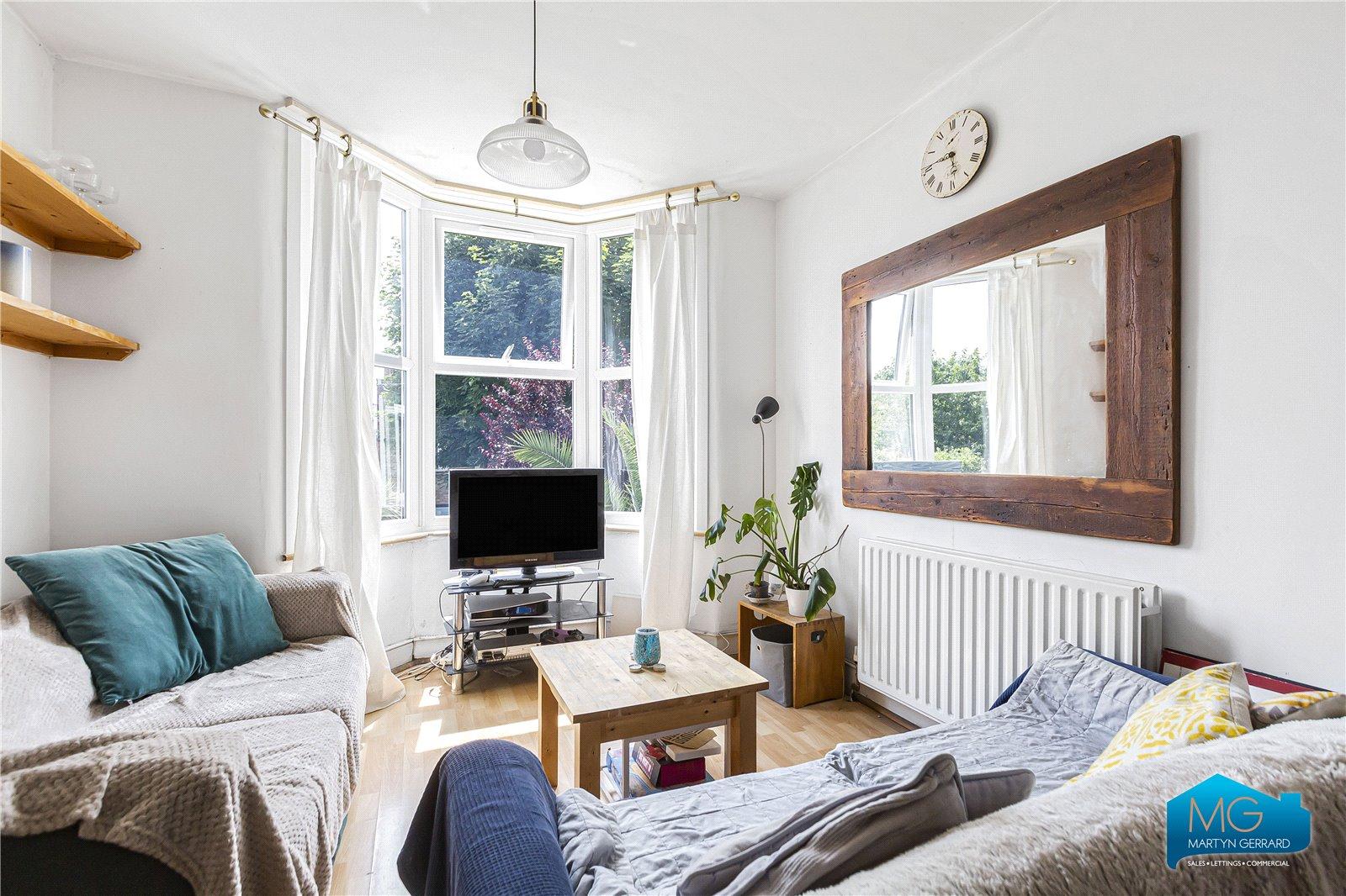 3 bedroom Apartment to rent - Martyn Gerrard