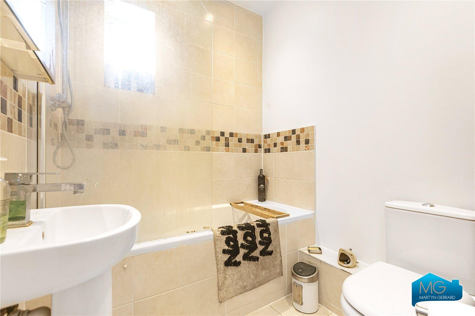 3 bedroom Apartment to rent - Martyn Gerrard