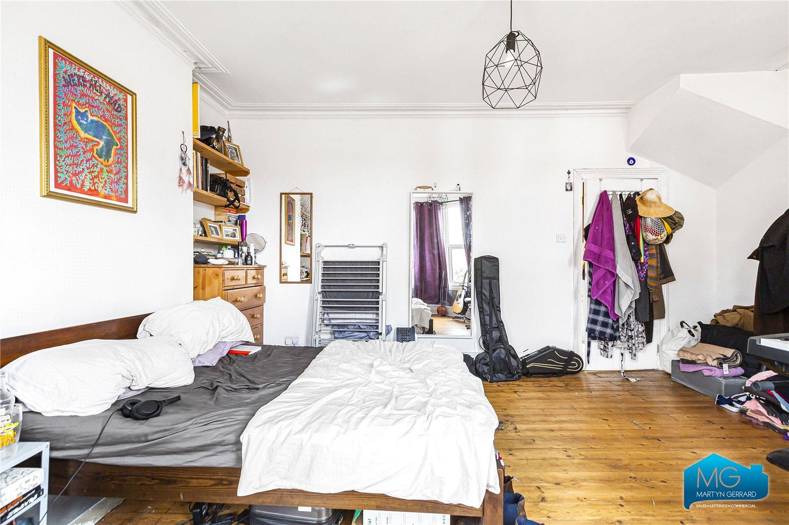 3 bedroom Apartment to rent - Martyn Gerrard