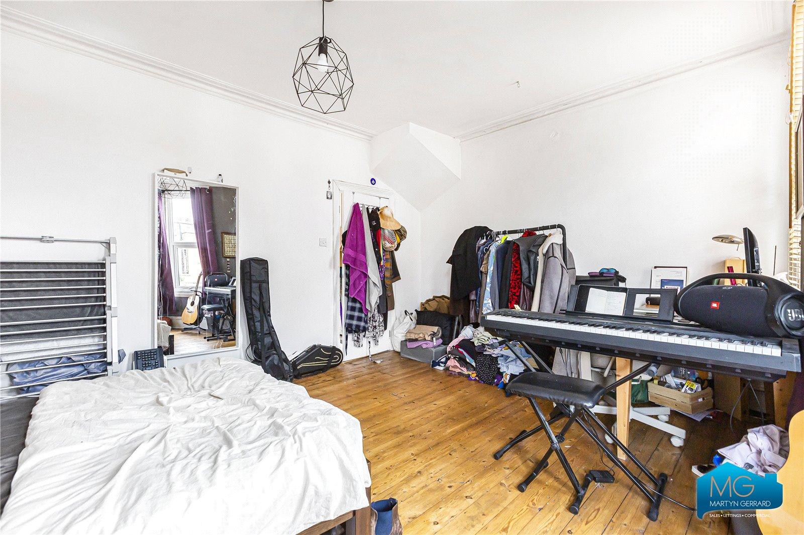 3 bedroom Apartment to rent - Martyn Gerrard