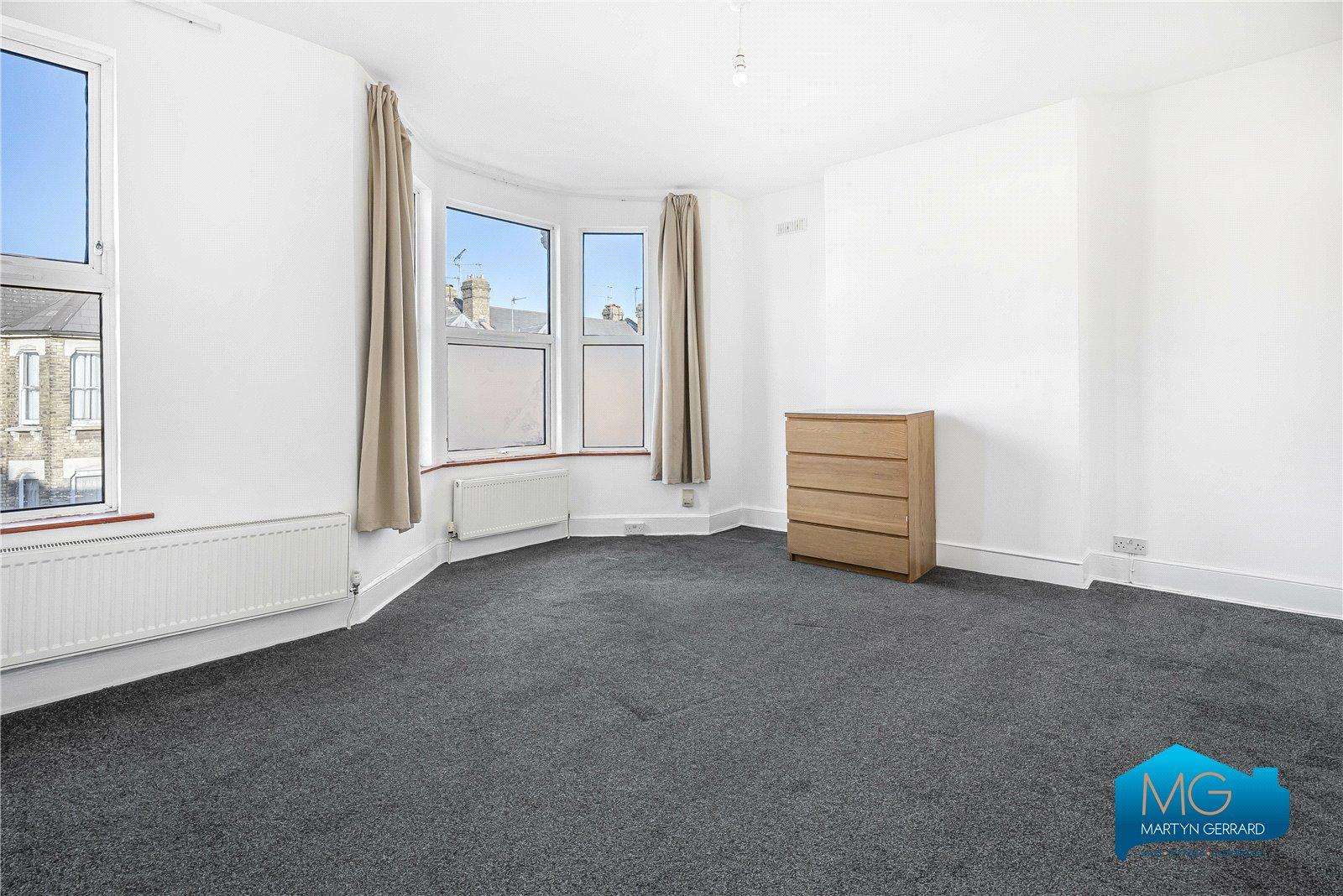 5 bedroom House to rent - Martyn Gerrard