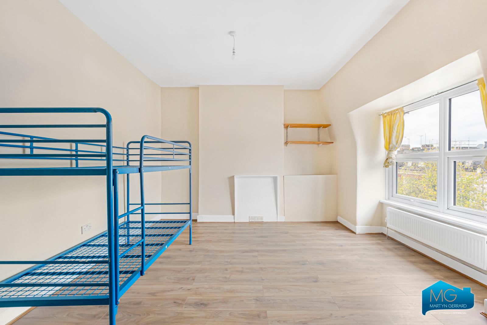 4 bedroom Apartment to rent - Martyn Gerrard