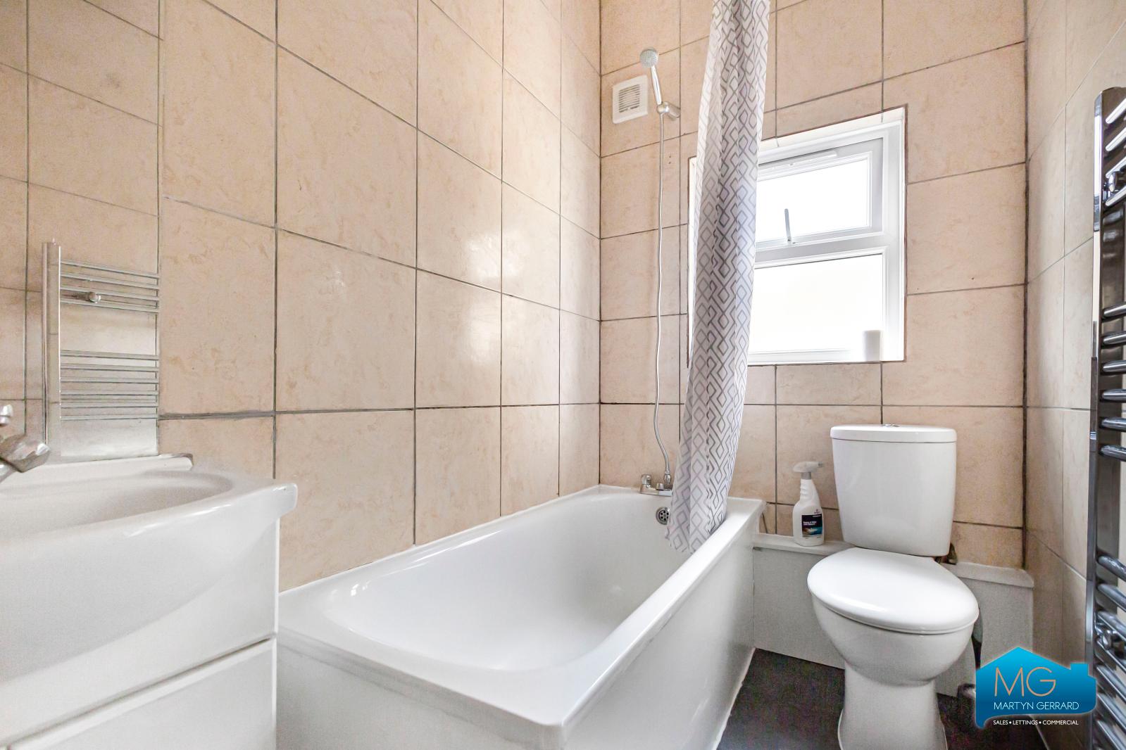4 bedroom Apartment to rent - Martyn Gerrard