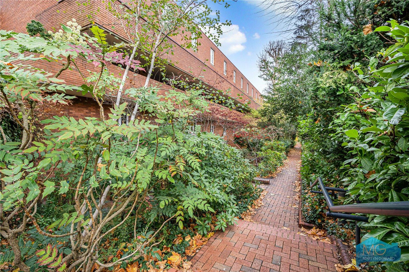 2 bedroom Maisonette for sale - Martyn Gerrard