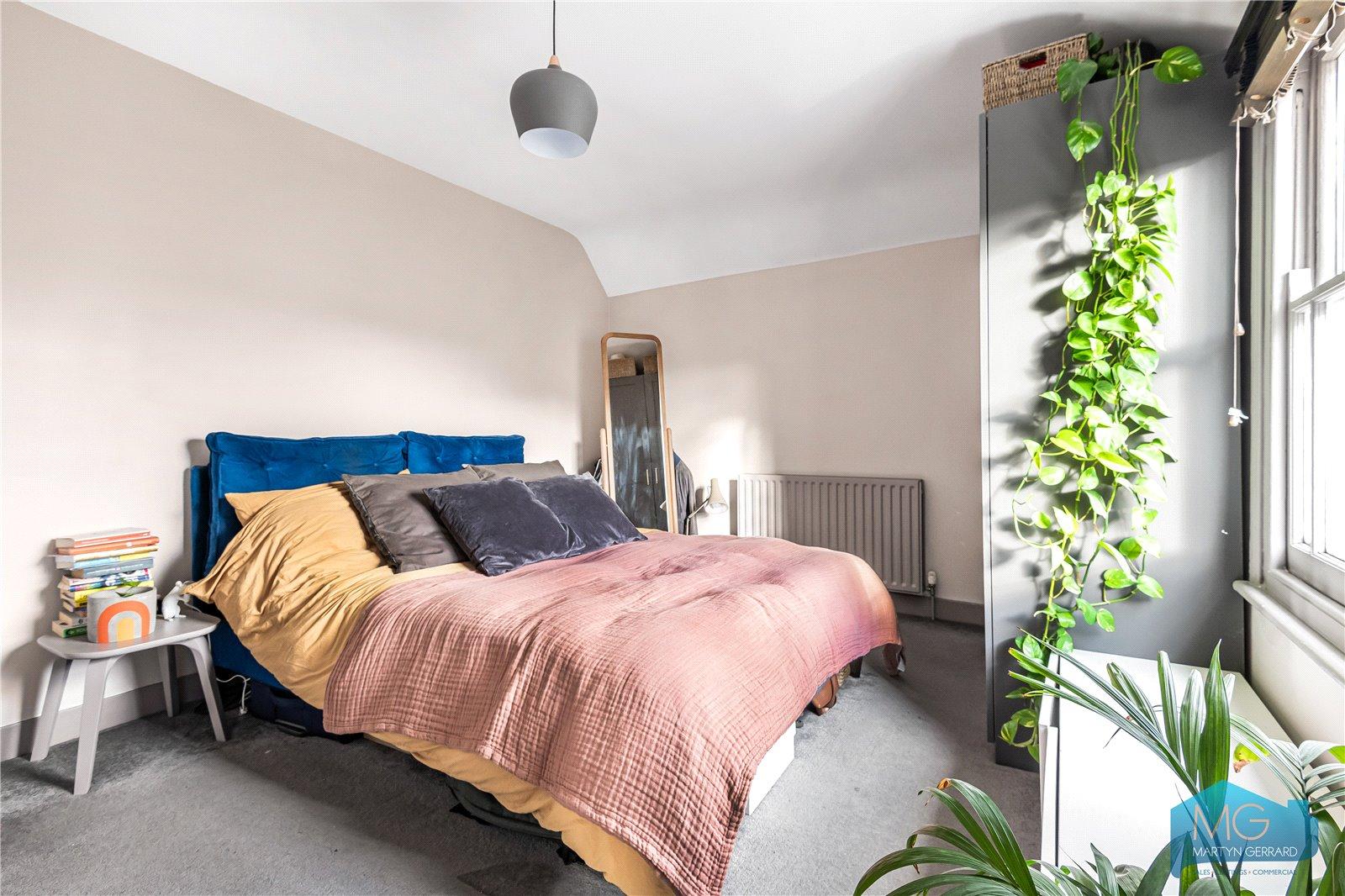 1 bedroom Apartment for sale - Martyn Gerrard