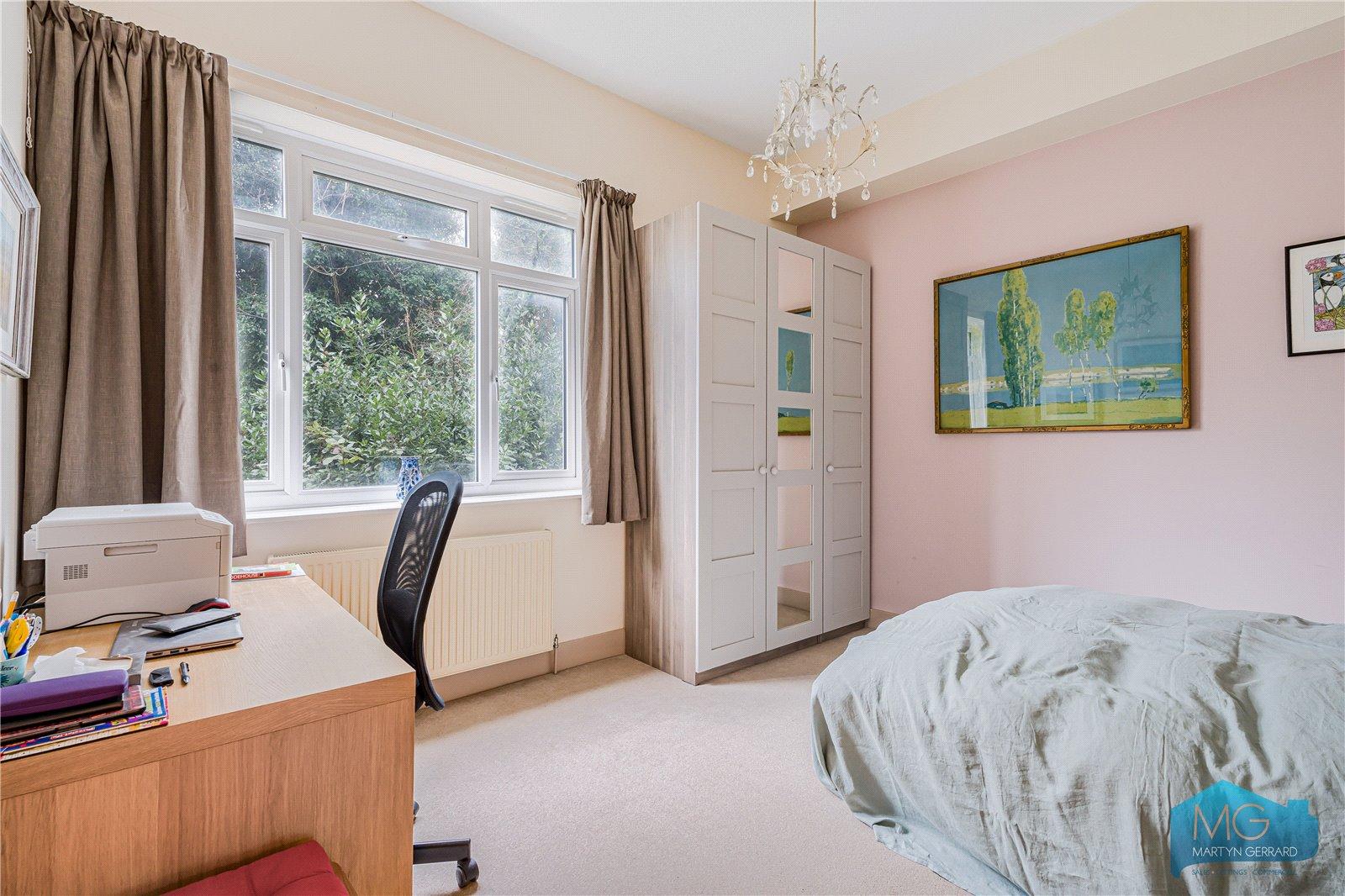 1 bedroom Apartment for sale - Martyn Gerrard