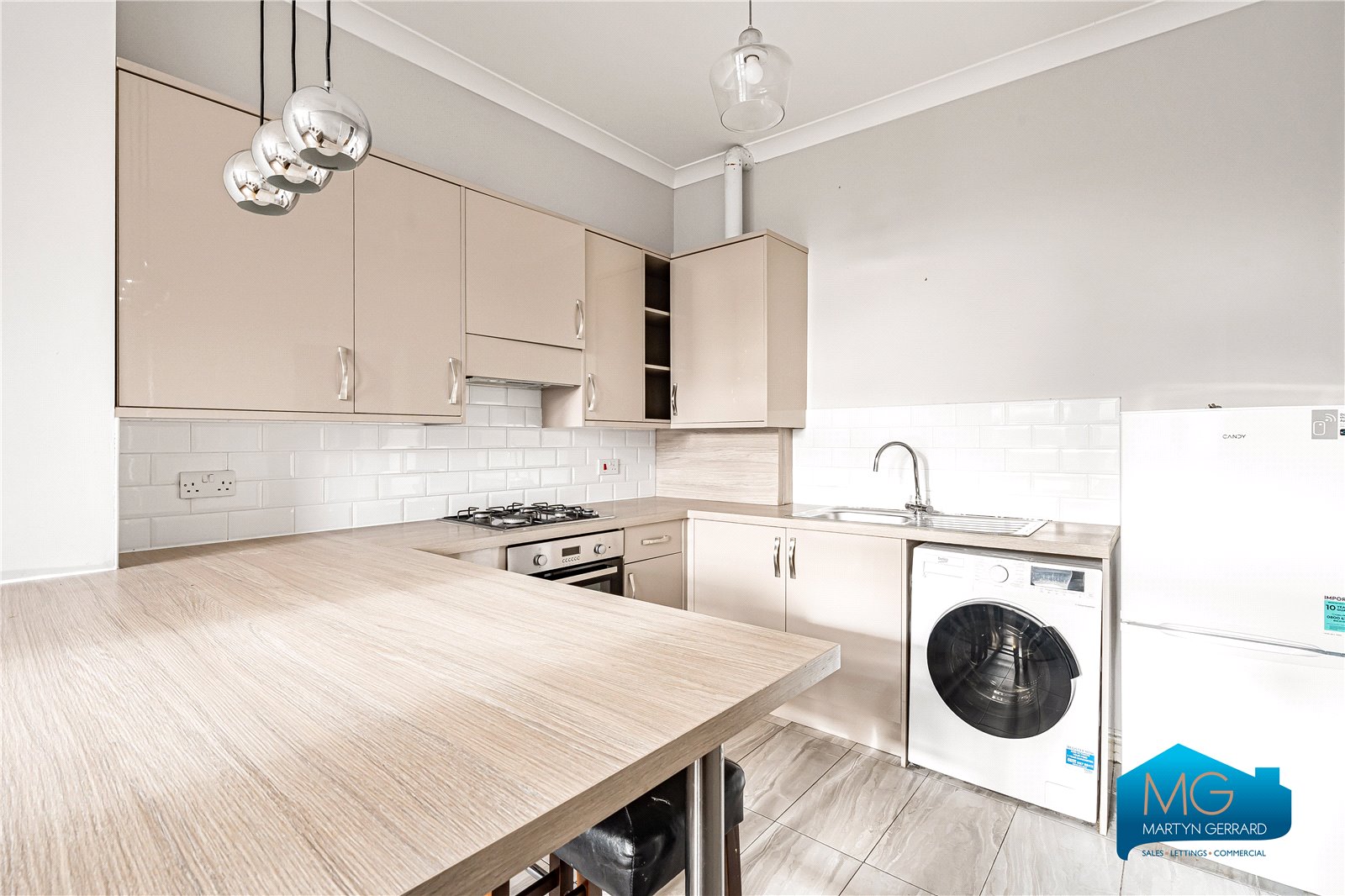 2 bedroom Apartment to rent - Martyn Gerrard