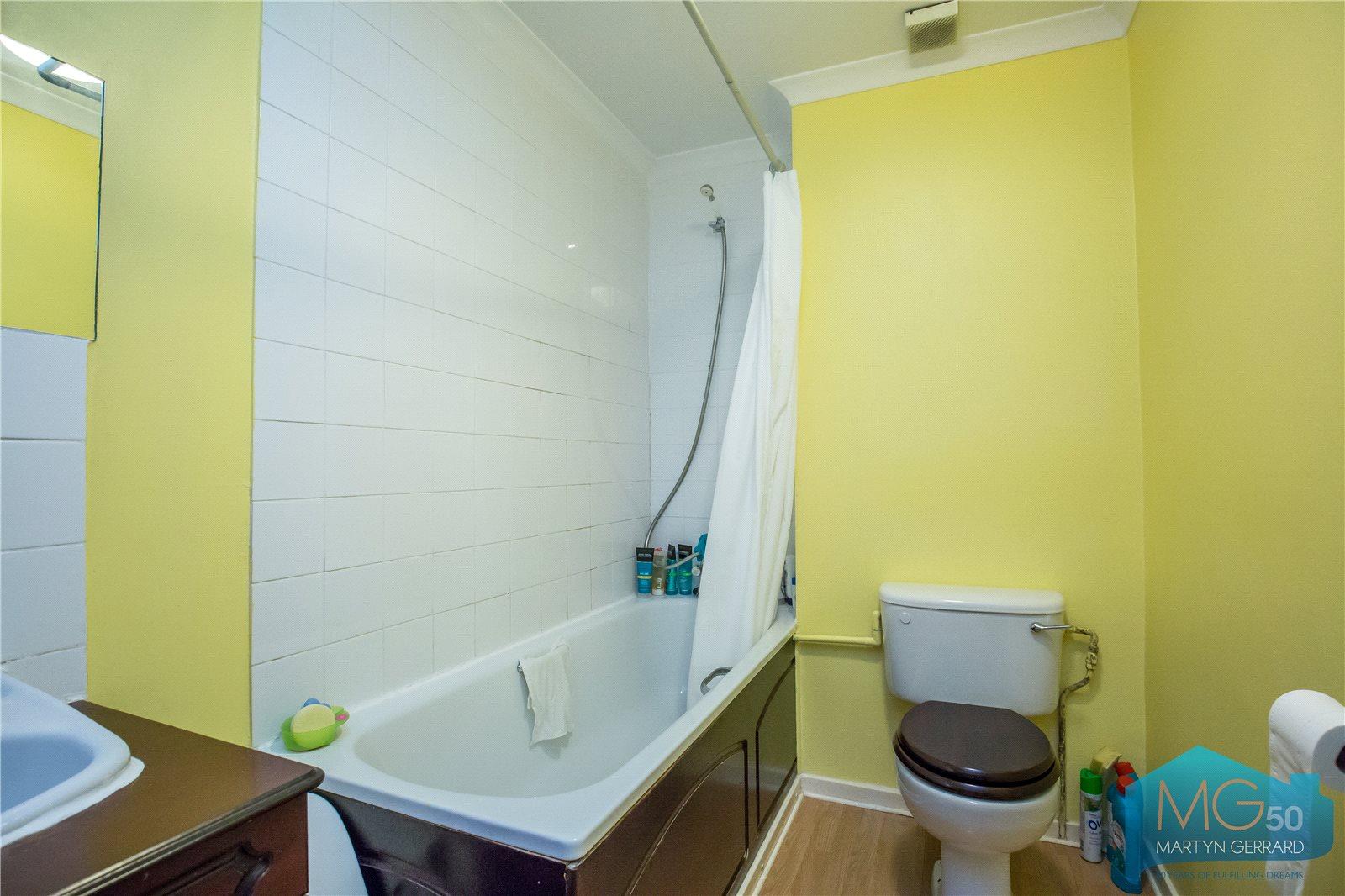 2 bedroom Apartment to rent - Martyn Gerrard