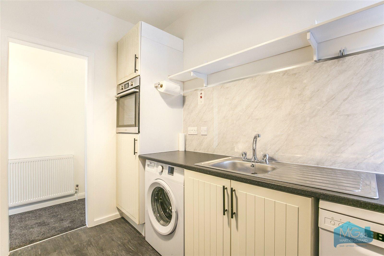 2 bedroom Apartment to rent - Martyn Gerrard