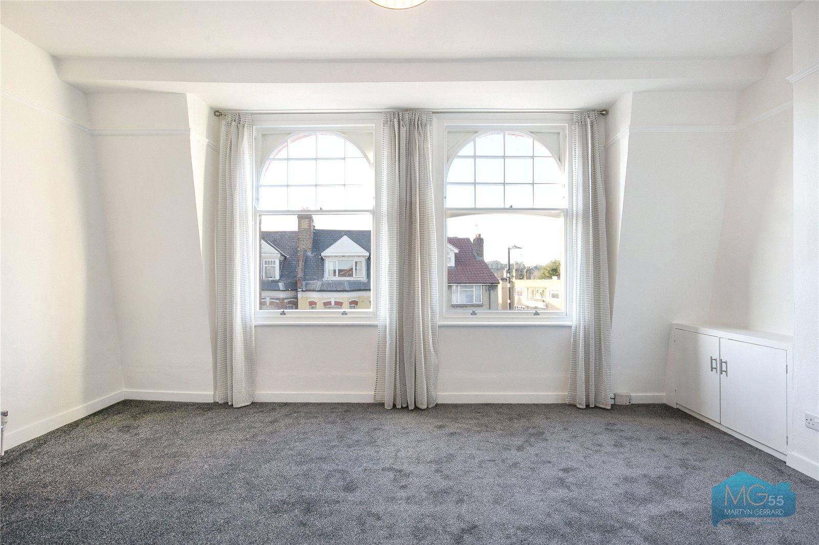 2 bedroom Apartment to rent - Martyn Gerrard