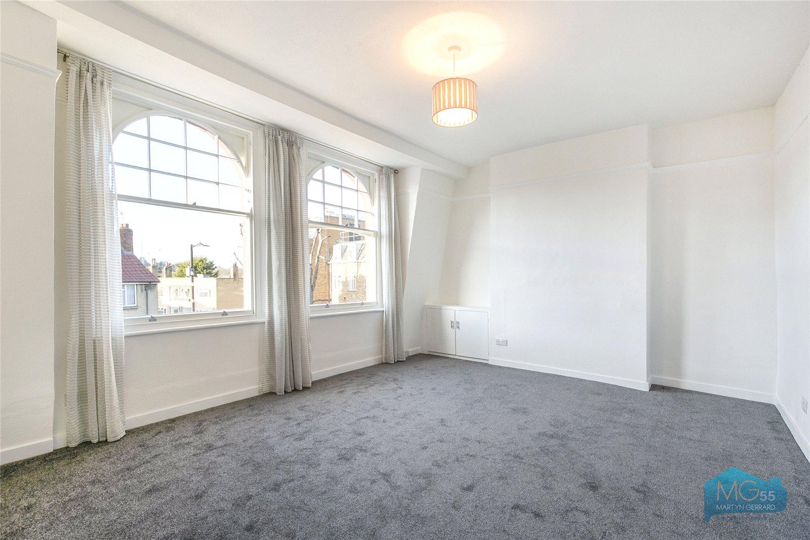2 bedroom Apartment to rent - Martyn Gerrard