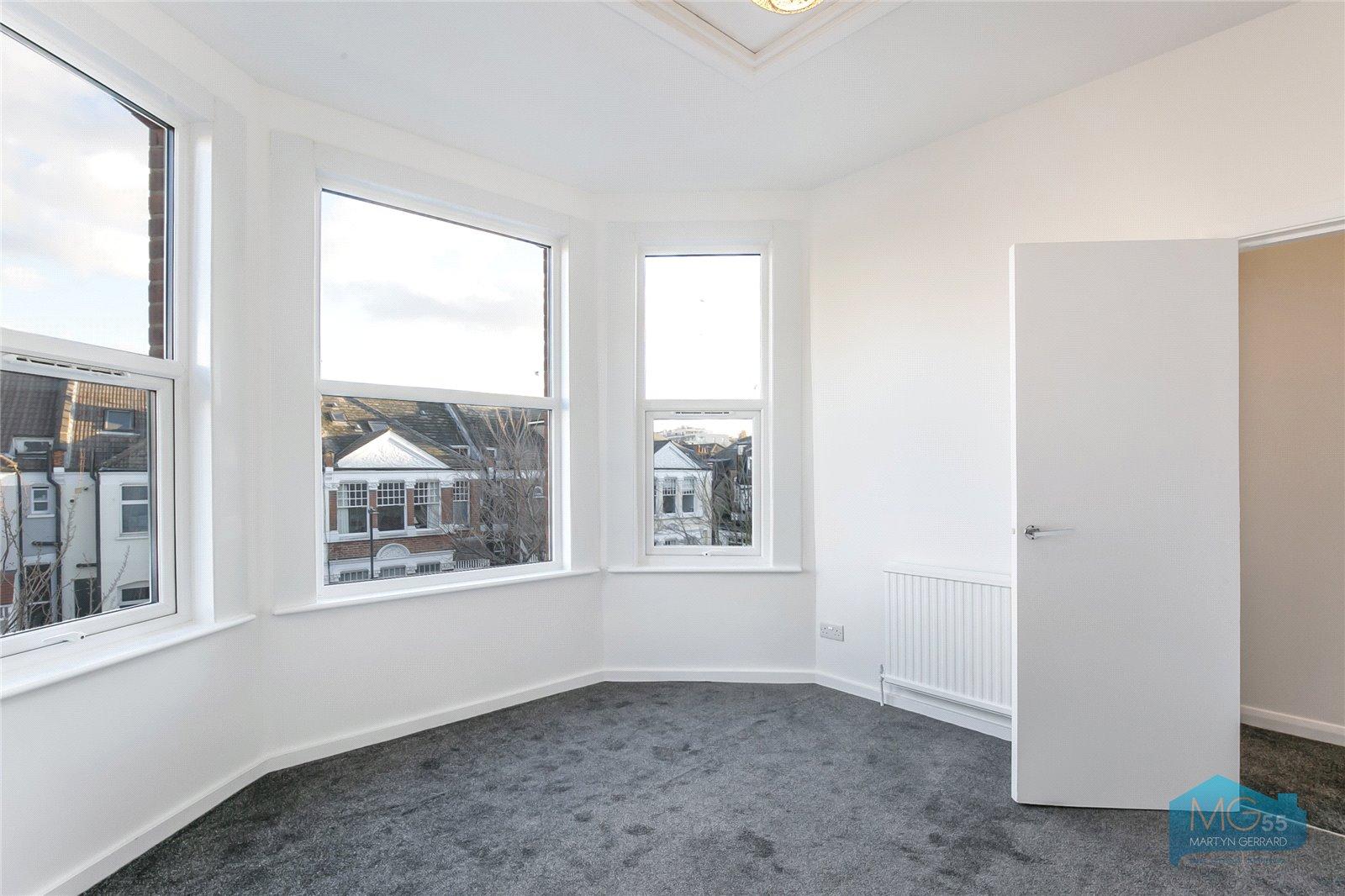 2 bedroom Apartment to rent - Martyn Gerrard