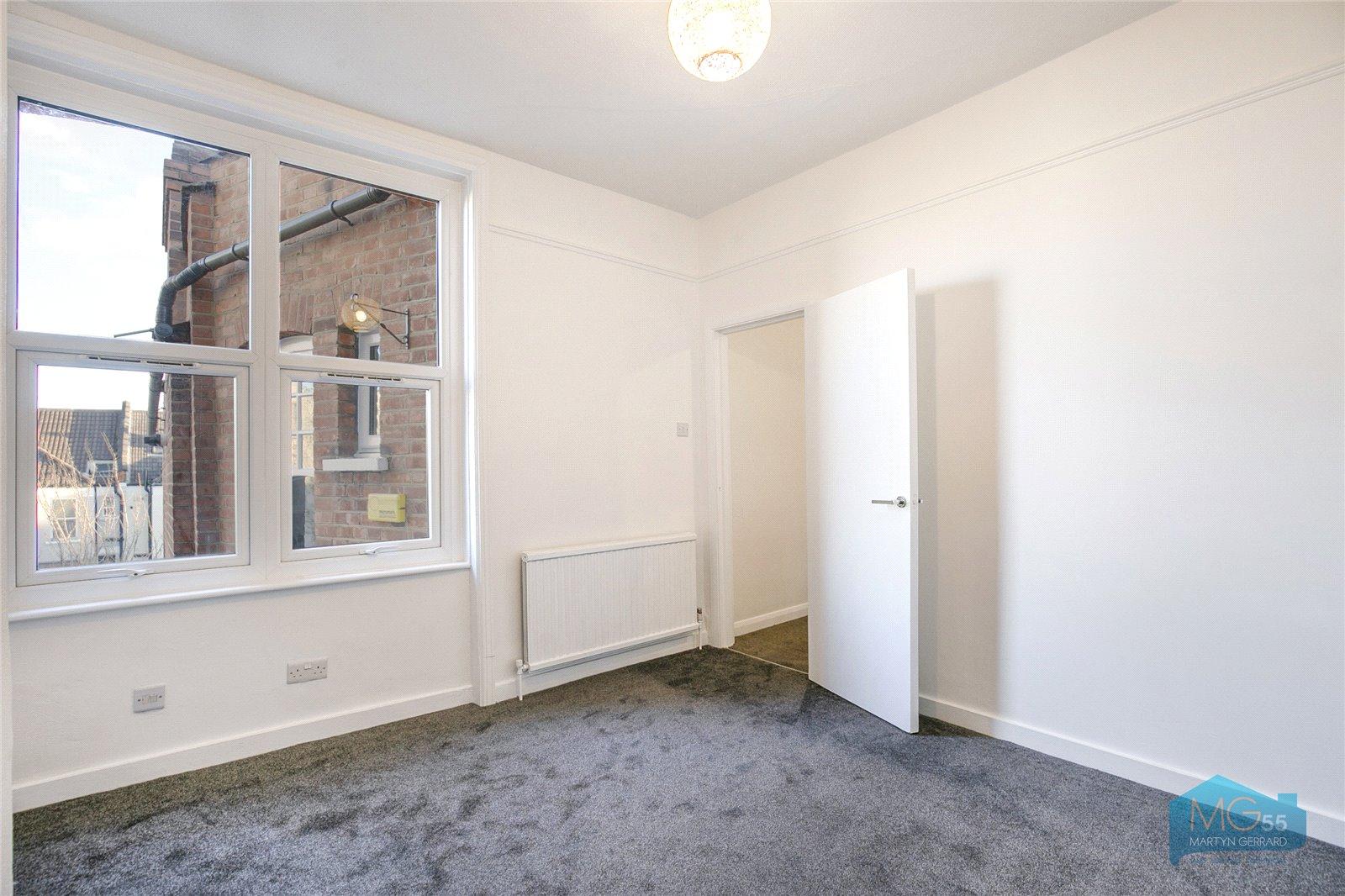 2 bedroom Apartment to rent - Martyn Gerrard