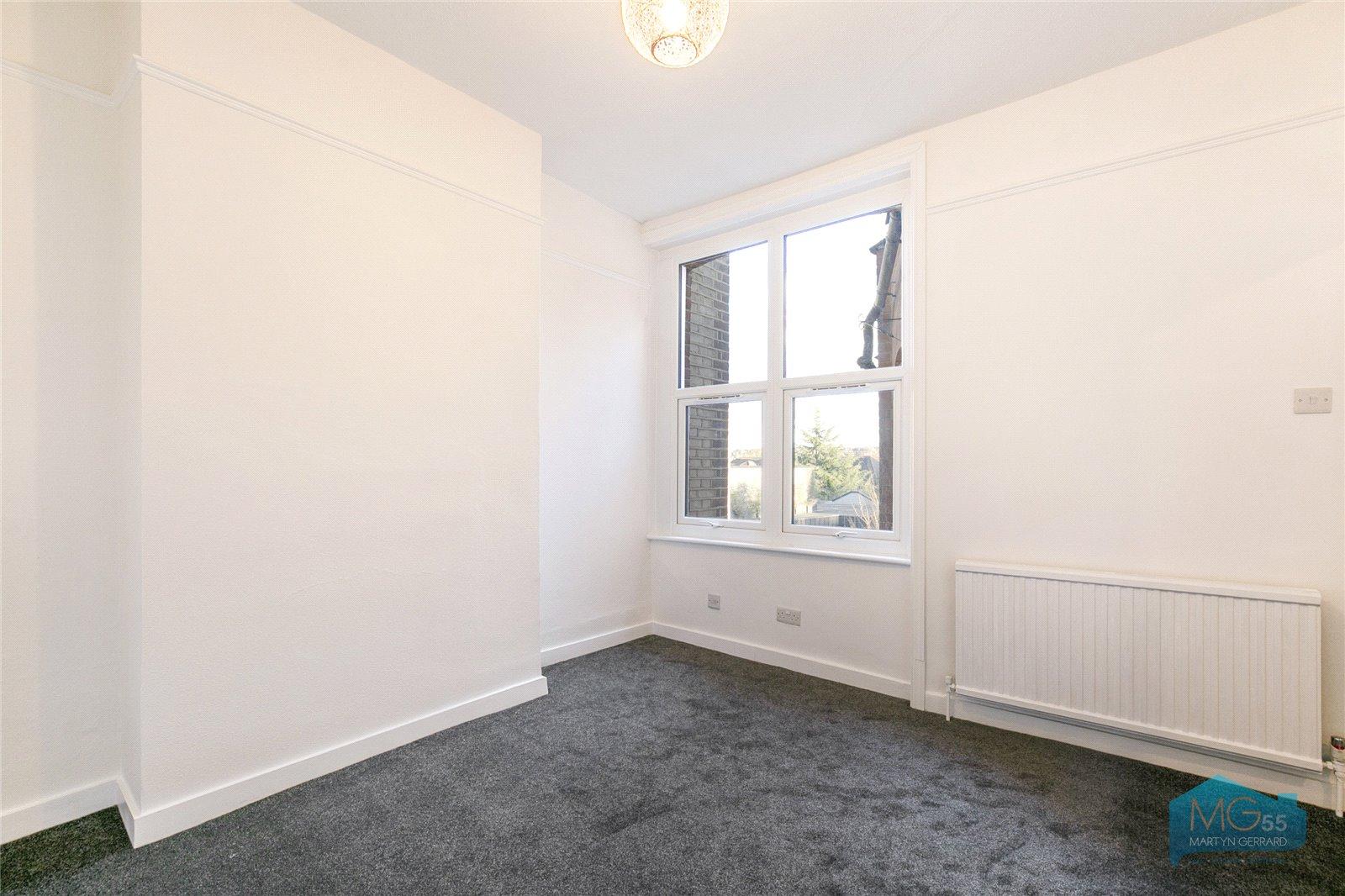 2 bedroom Apartment to rent - Martyn Gerrard