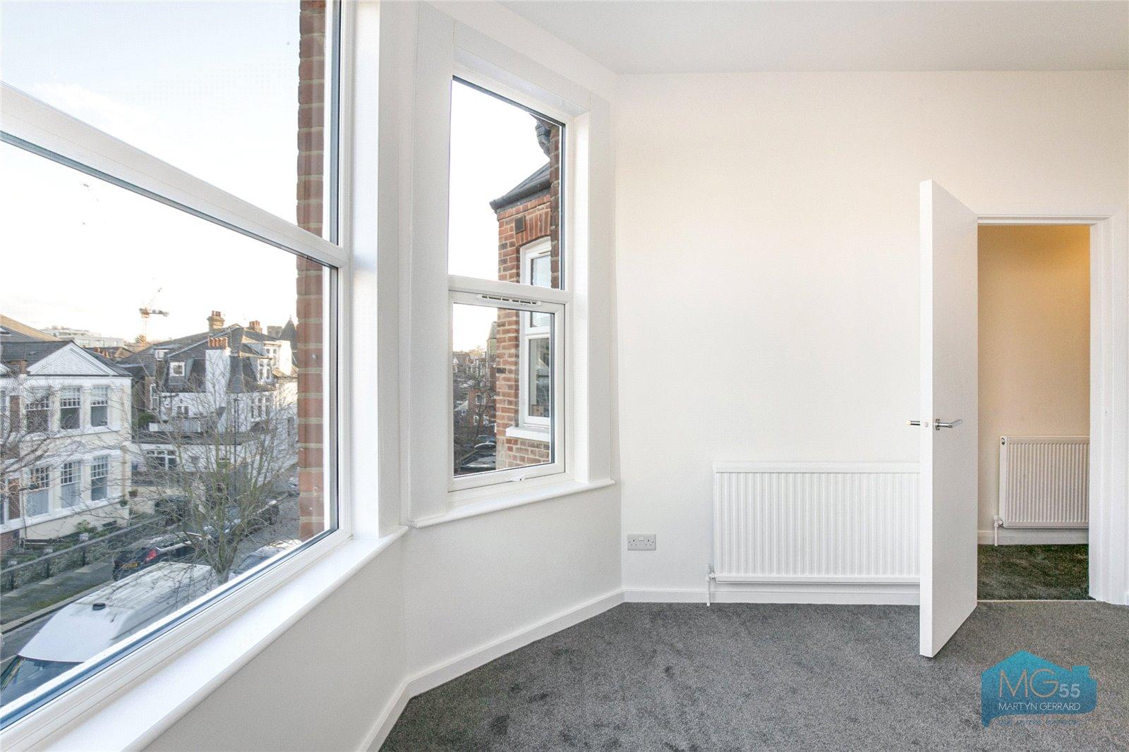 2 bedroom Apartment to rent - Martyn Gerrard