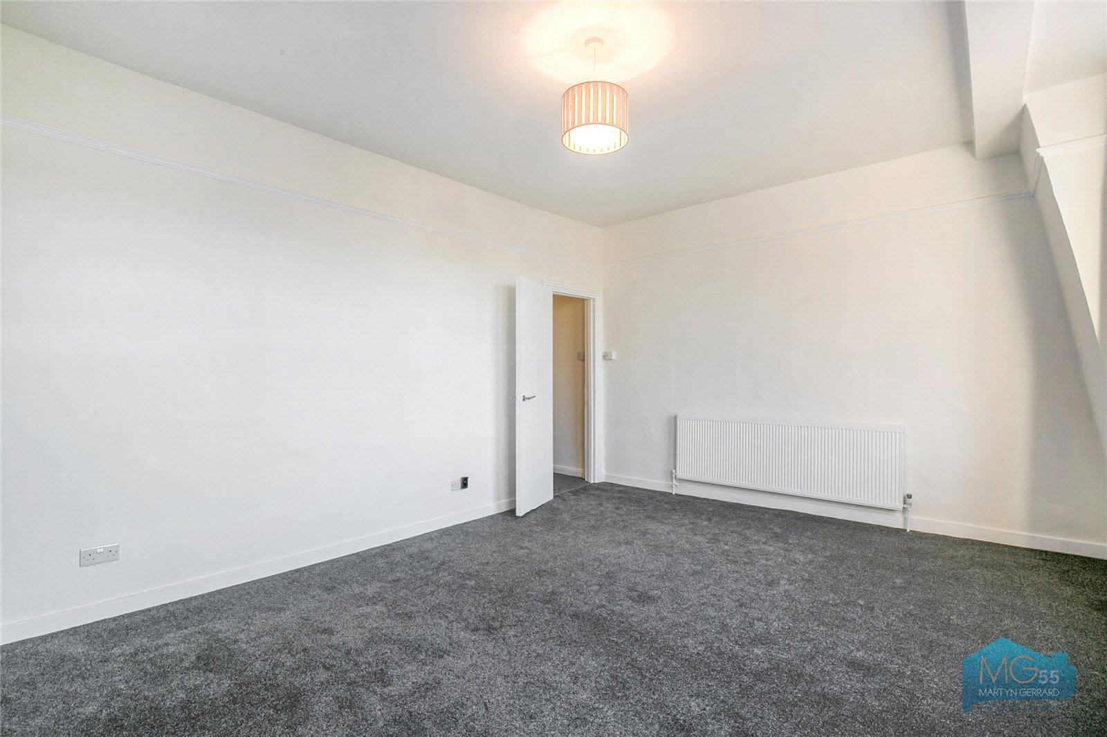 2 bedroom Apartment to rent - Martyn Gerrard