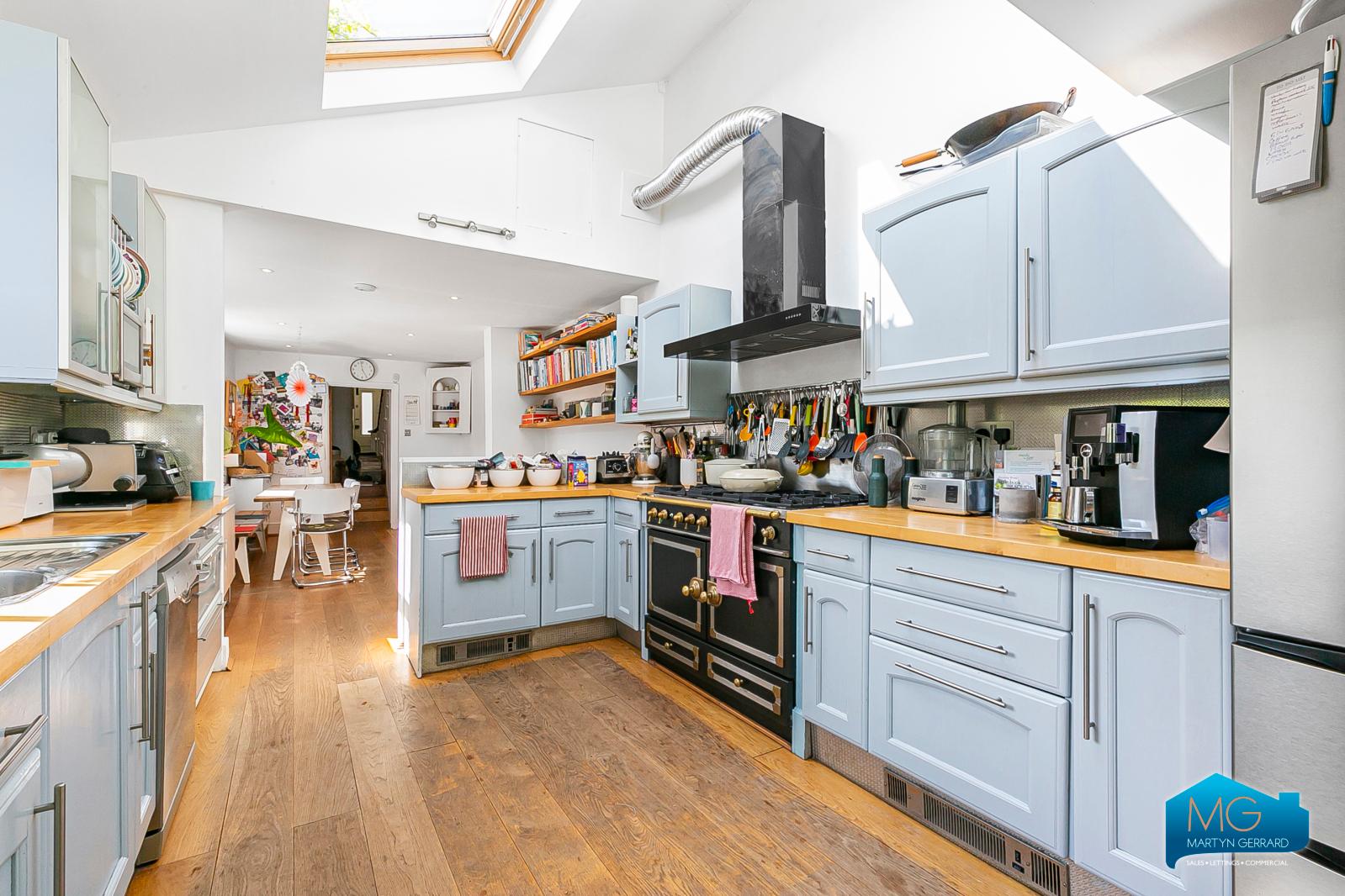Blythwood Road, Stroud Green, London, N4+  - Martyn Gerrard