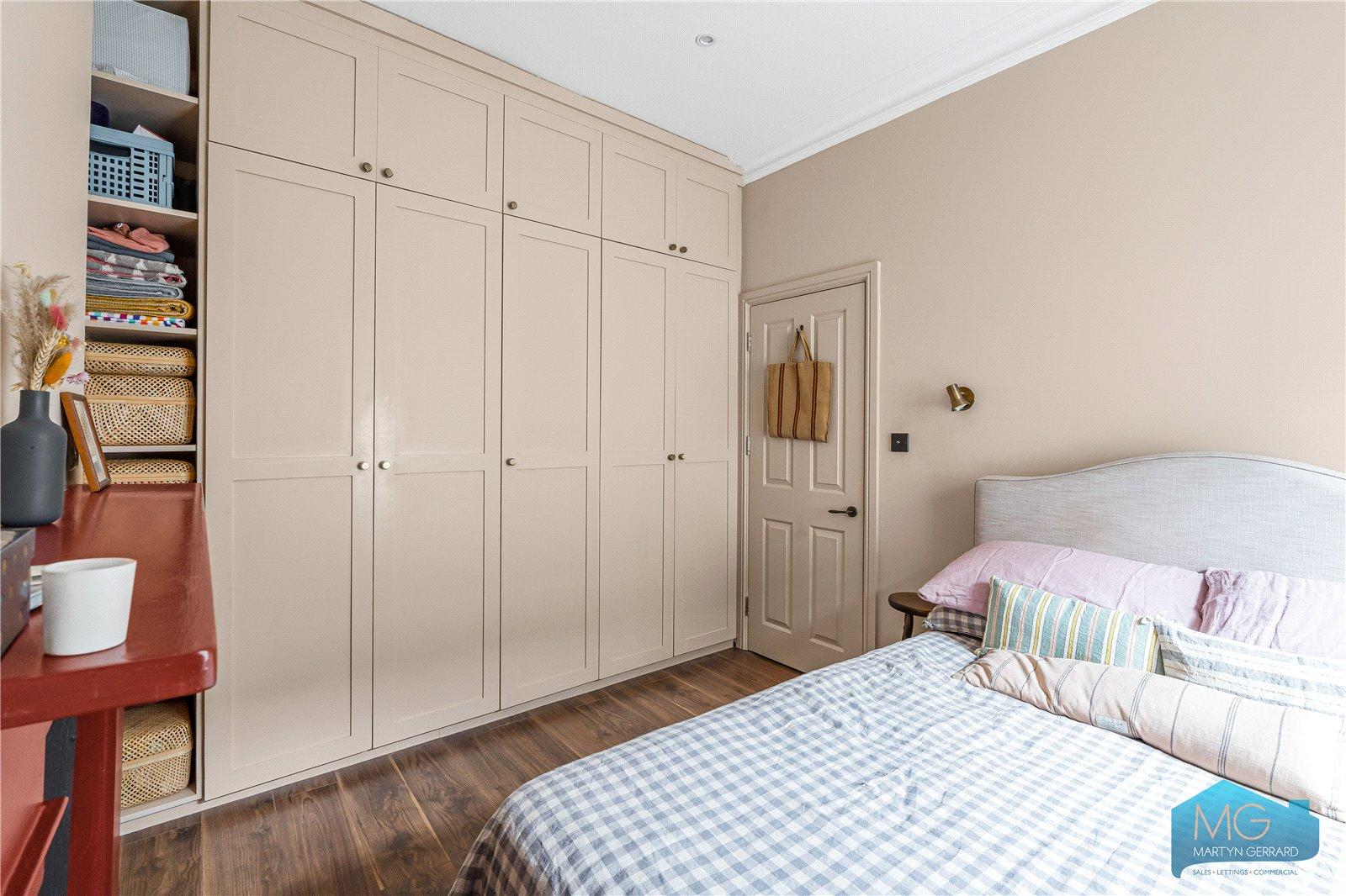 1 bedroom Apartment for sale - Martyn Gerrard