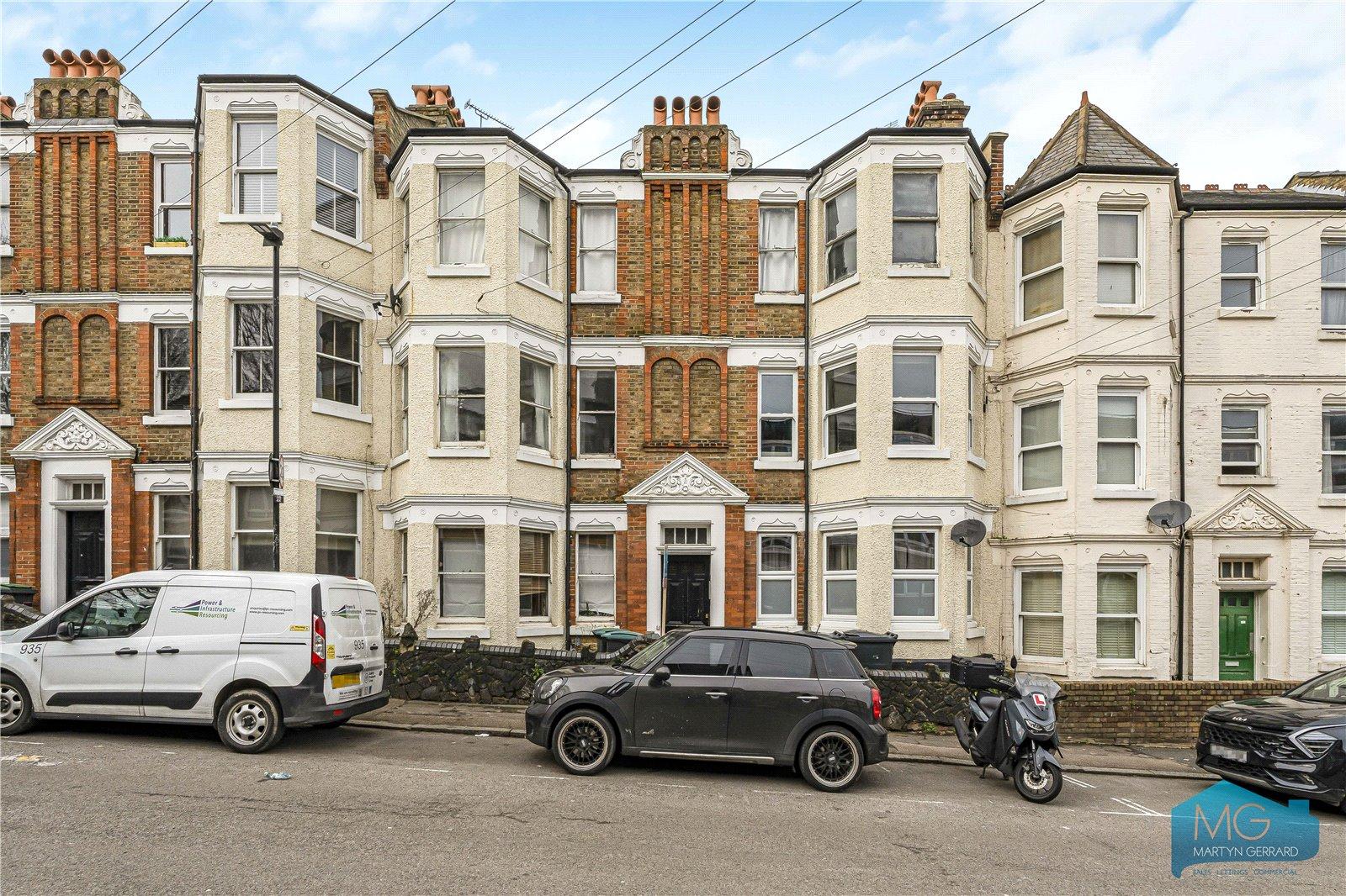 2 bedroom Apartment for sale - Martyn Gerrard