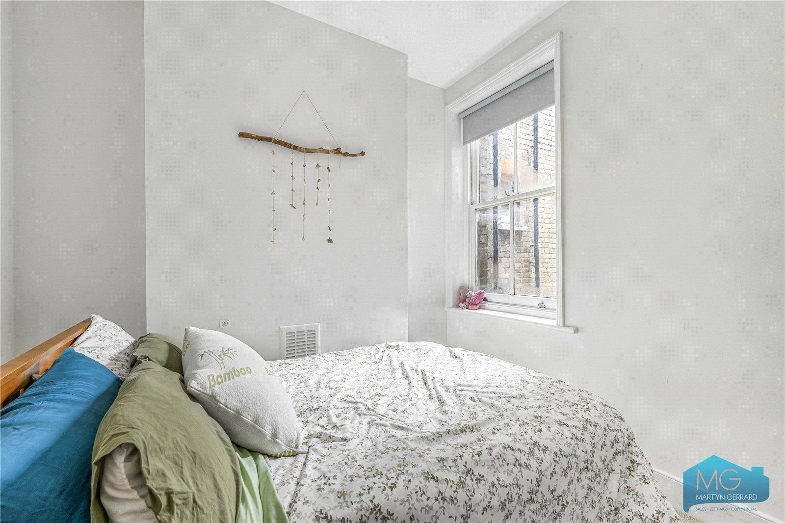 2 bedroom Apartment for sale - Martyn Gerrard