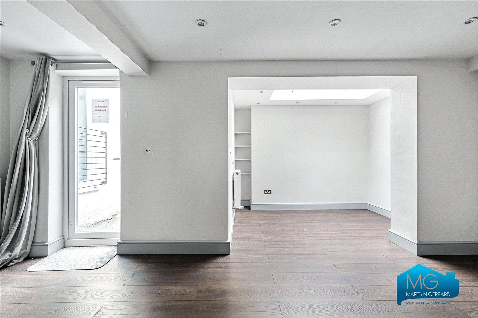 2 bedroom Ground Floor Flat to rent - Martyn Gerrard