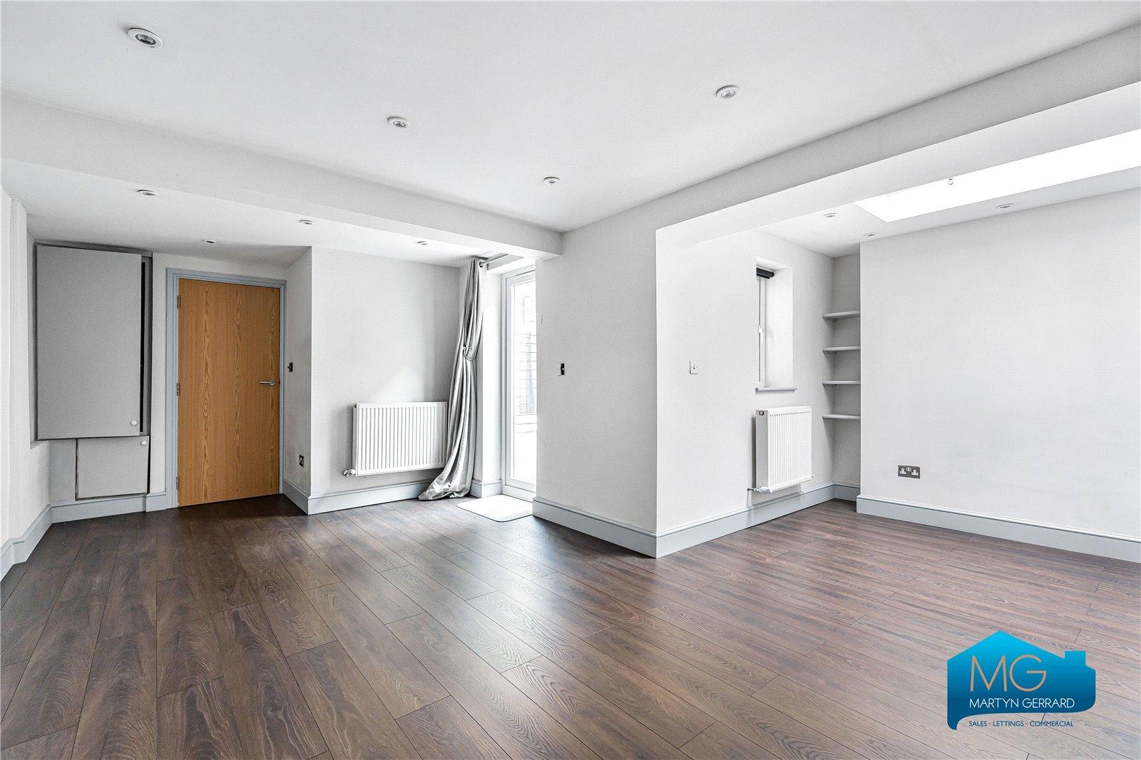 2 bedroom Ground Floor Flat to rent - Martyn Gerrard