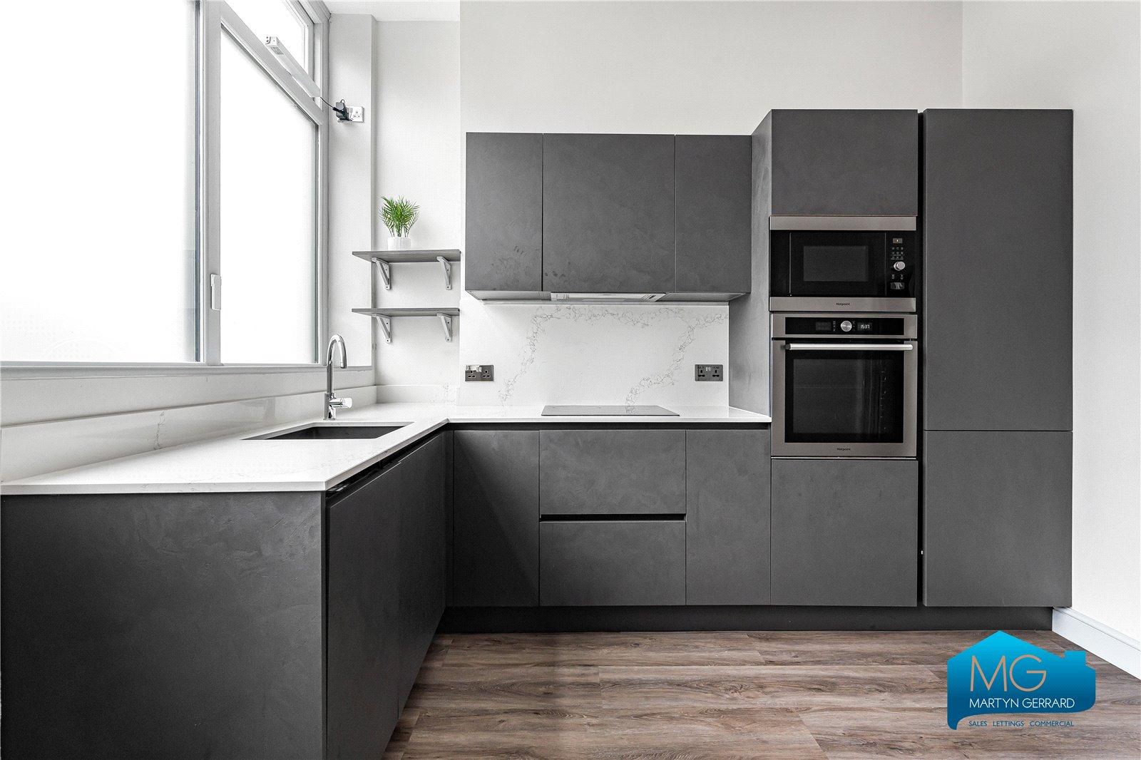 2 bedroom Ground Floor Flat to rent - Martyn Gerrard