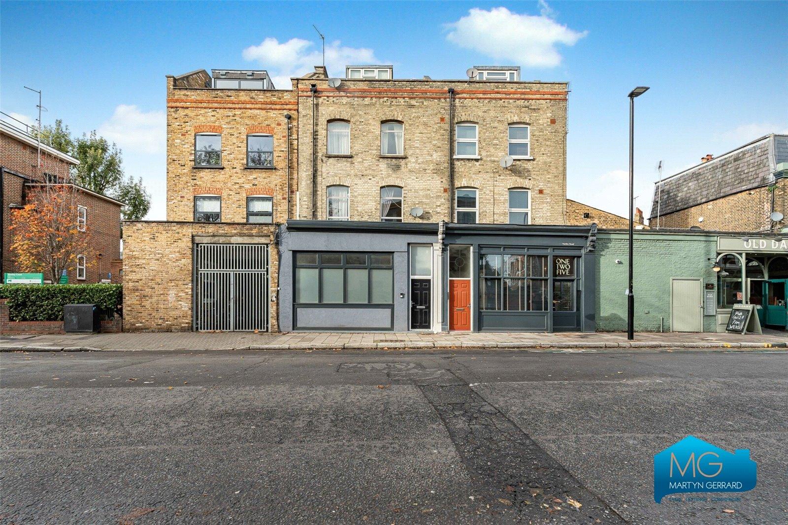 2 bedroom Ground Floor Flat to rent - Martyn Gerrard