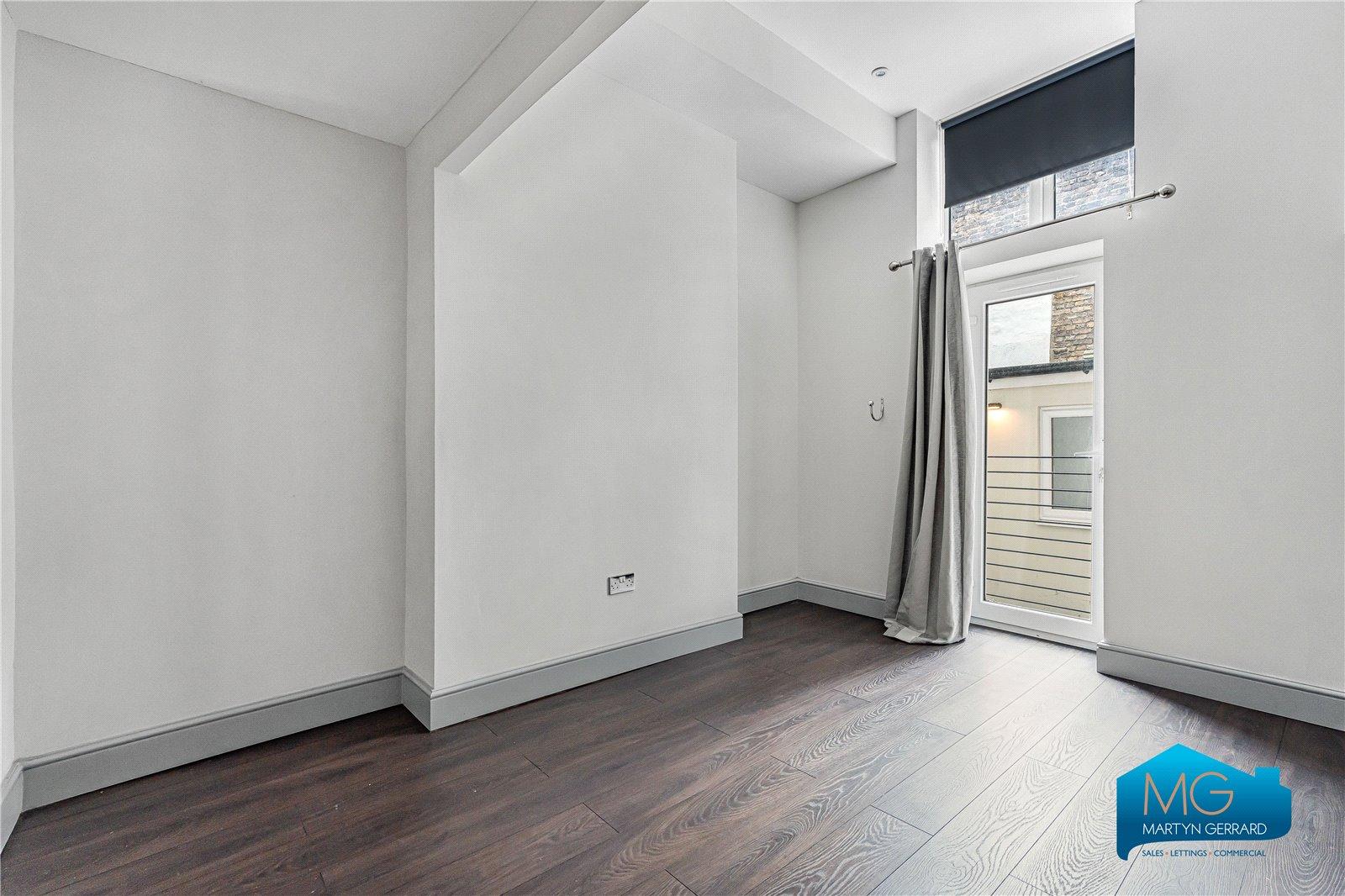2 bedroom Ground Floor Flat to rent - Martyn Gerrard