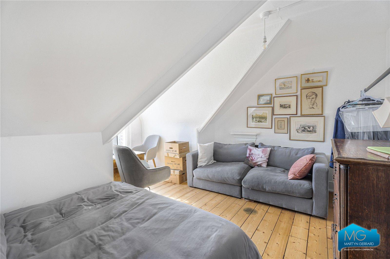 4 bedroom Terraced House to rent - Martyn Gerrard