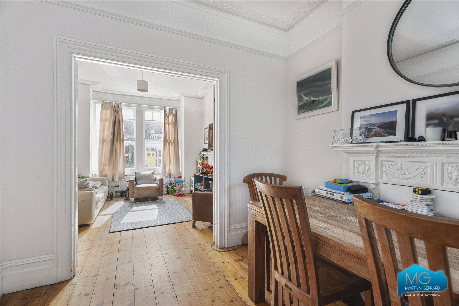 4 bedroom Terraced House to rent - Martyn Gerrard