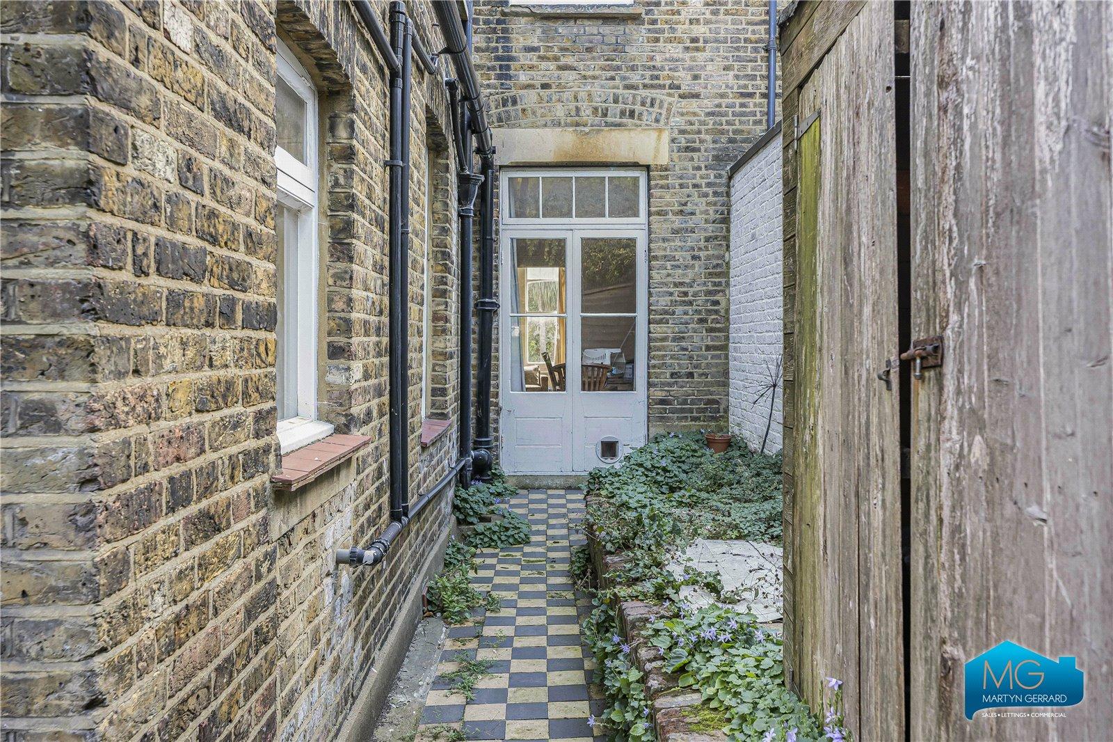 4 bedroom Terraced House to rent - Martyn Gerrard