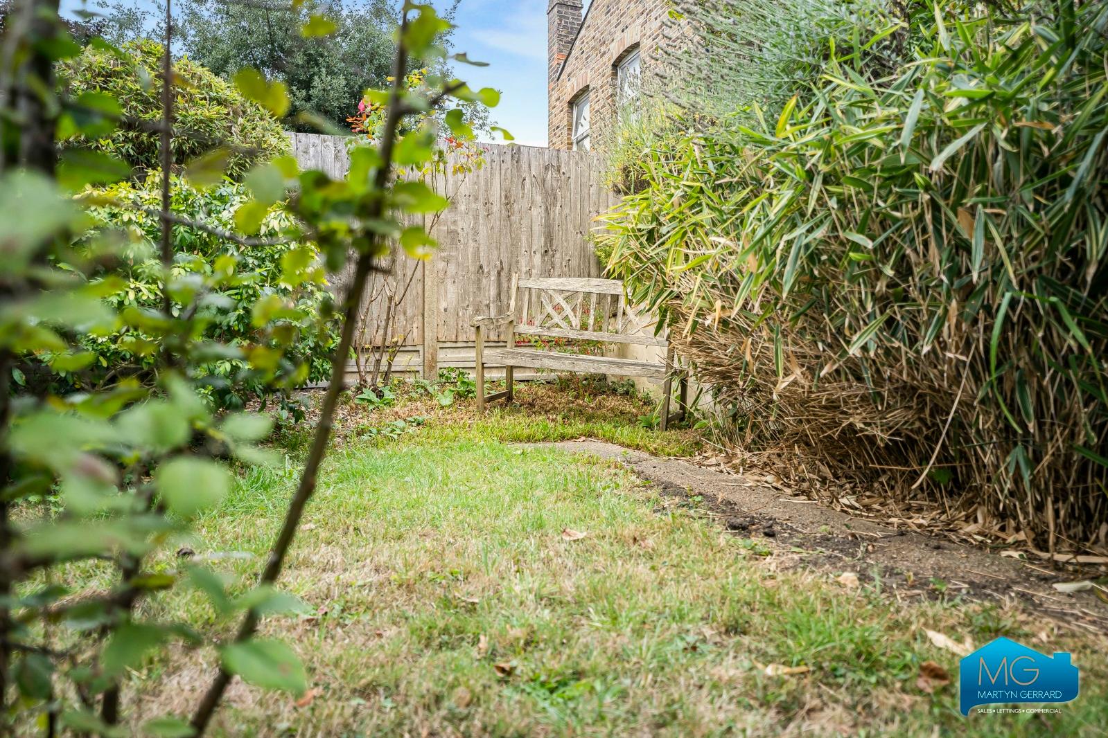 1 bedroom Ground Floor Flat to rent - Martyn Gerrard