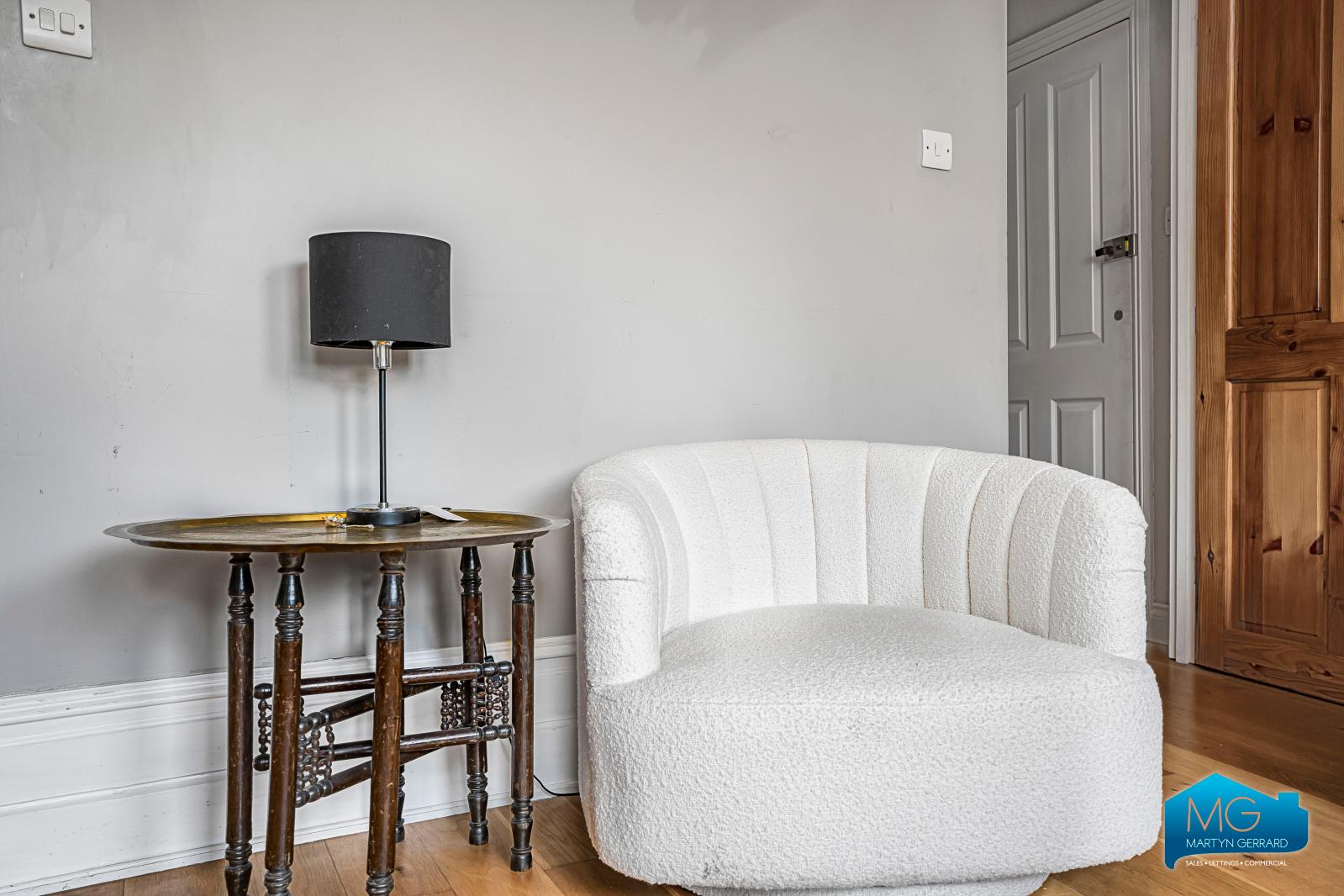 1 bedroom Ground Floor Flat to rent - Martyn Gerrard