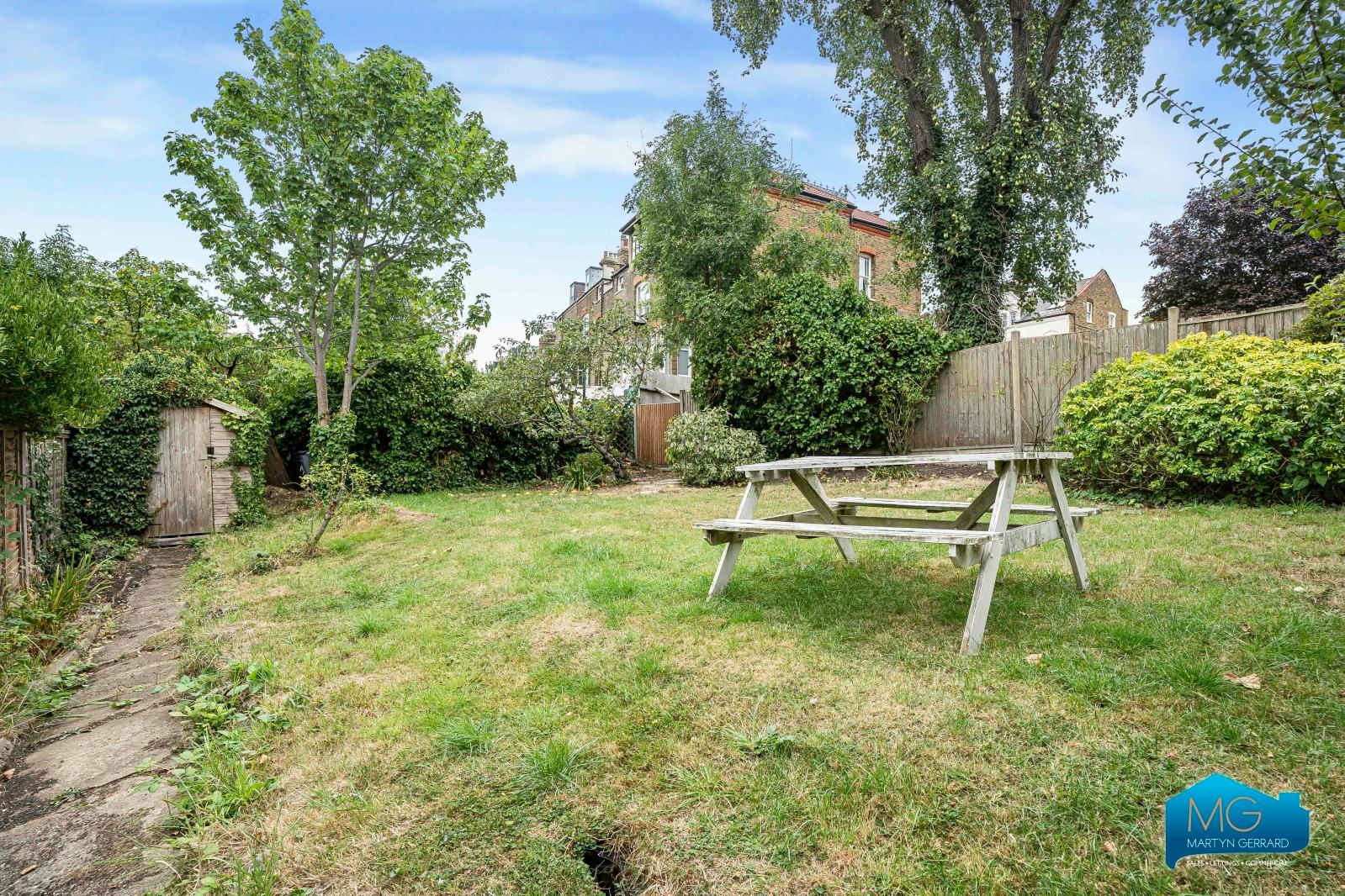 1 bedroom Ground Floor Flat to rent - Martyn Gerrard