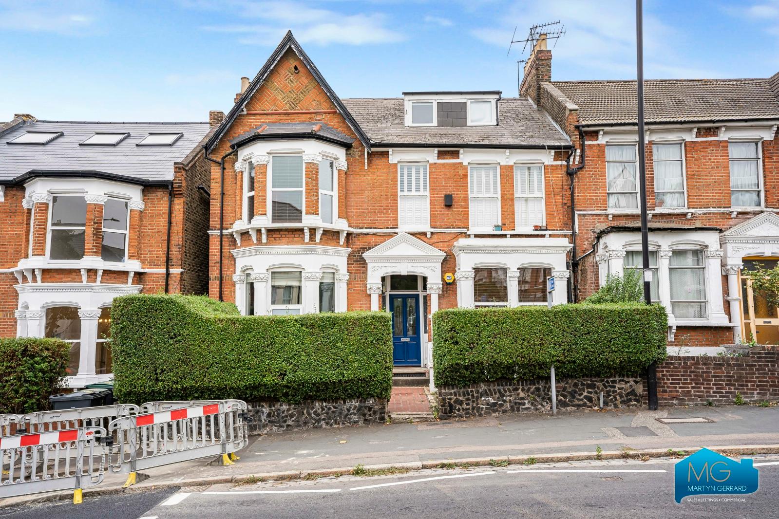 1 bedroom Ground Floor Flat to rent - Martyn Gerrard