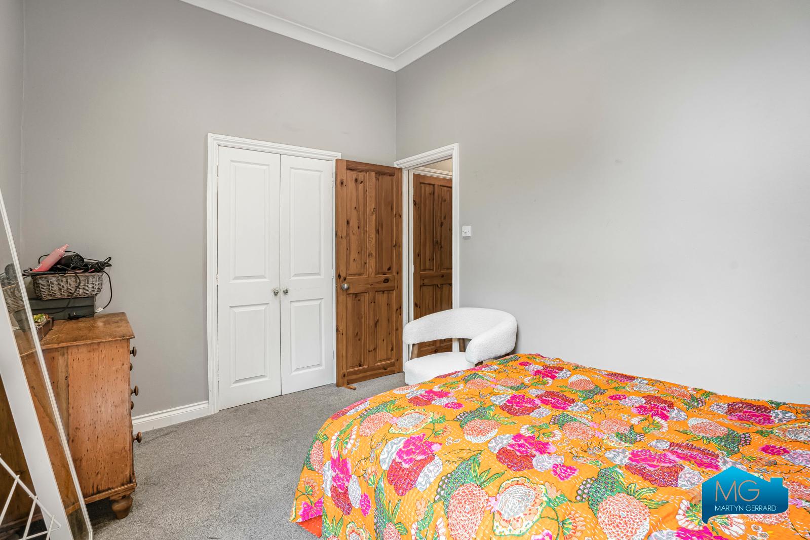 1 bedroom Ground Floor Flat to rent - Martyn Gerrard