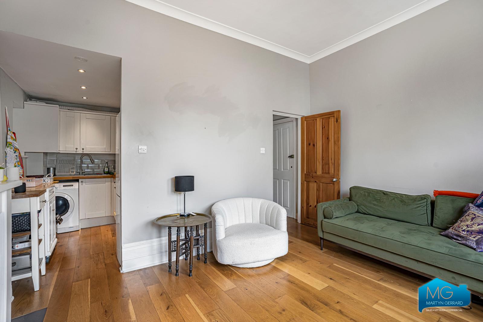 1 bedroom Ground Floor Flat to rent - Martyn Gerrard