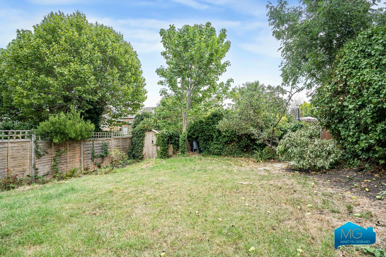 1 bedroom Ground Floor Flat to rent - Martyn Gerrard