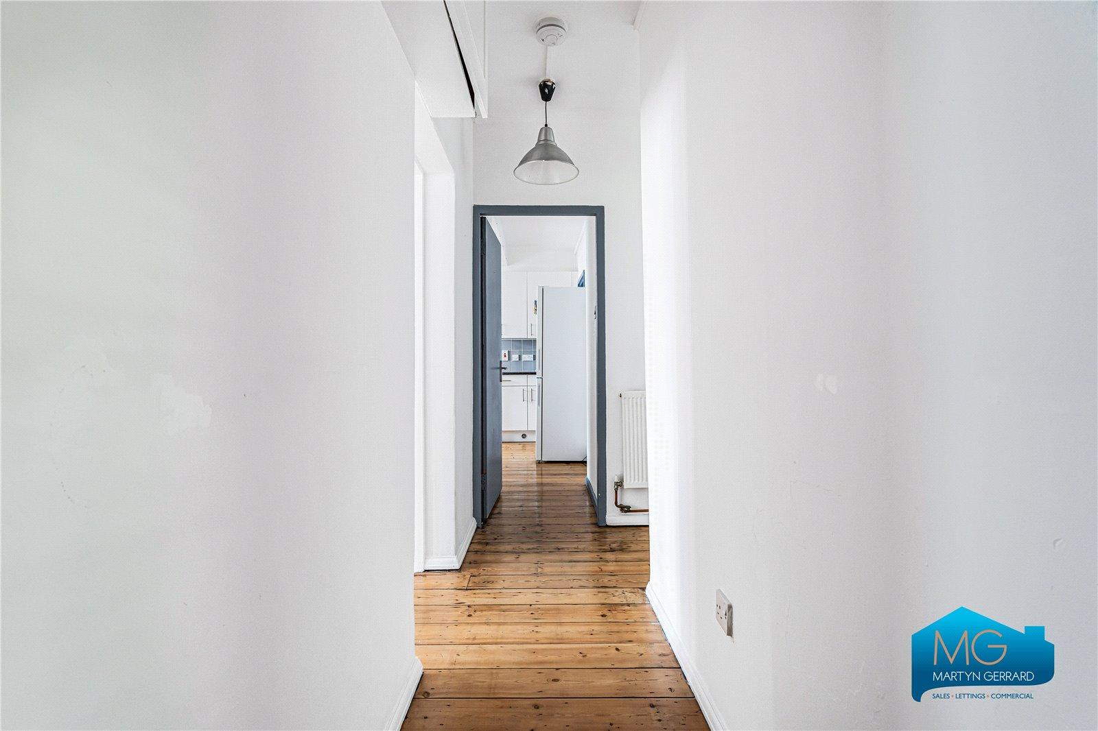 2 bedroom Ground Floor Flat to rent - Martyn Gerrard