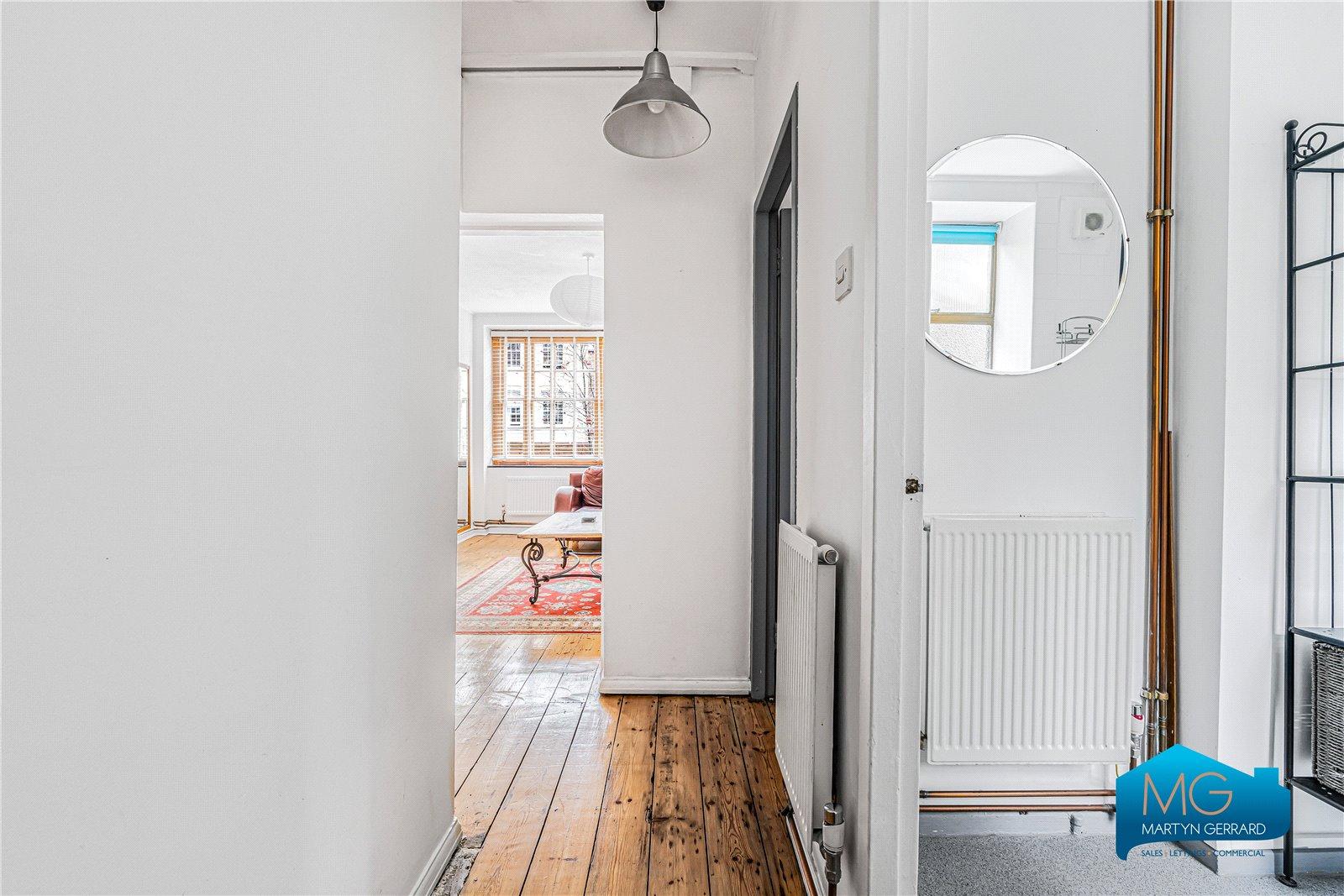2 bedroom Ground Floor Flat to rent - Martyn Gerrard