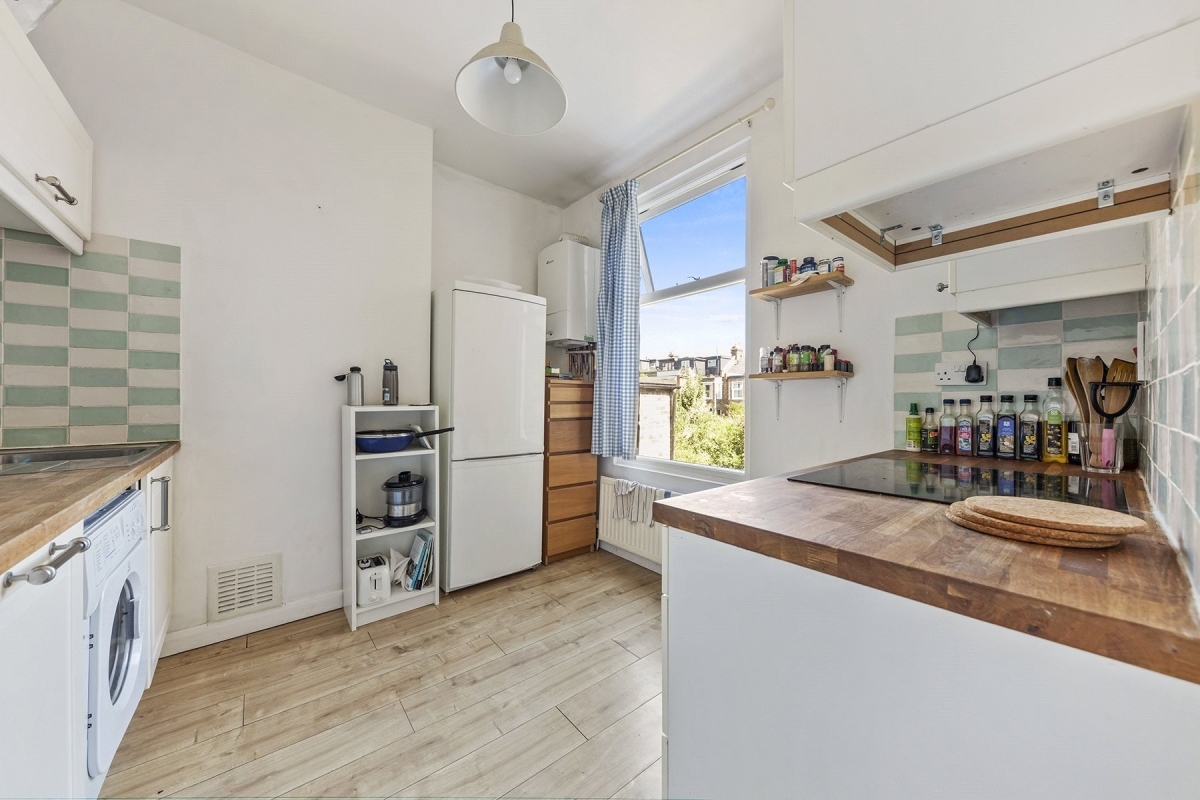 Park Road, Crouch End, London, N8+  - Martyn Gerrard