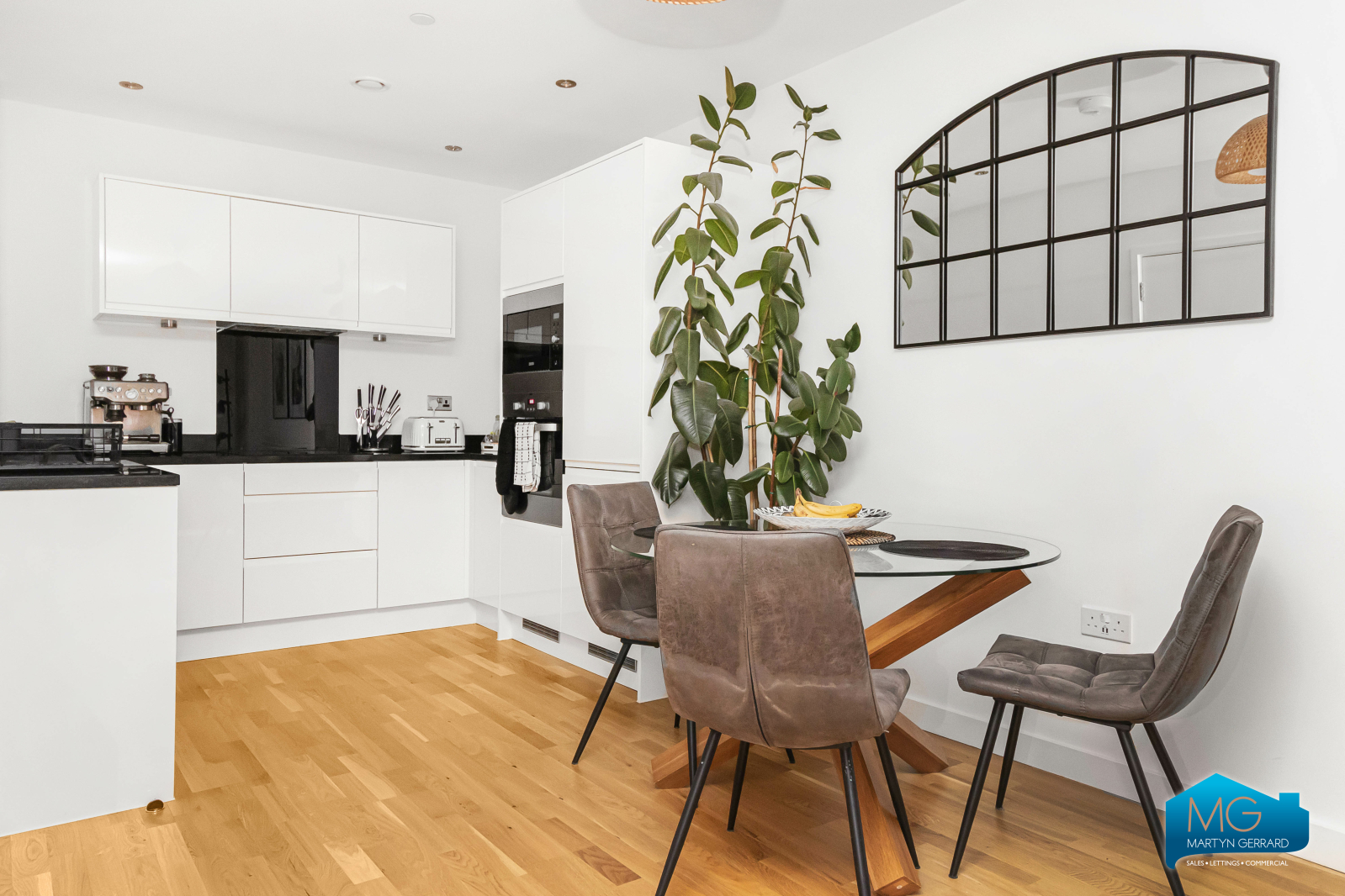 1 bedroom Apartment to rent - Martyn Gerrard
