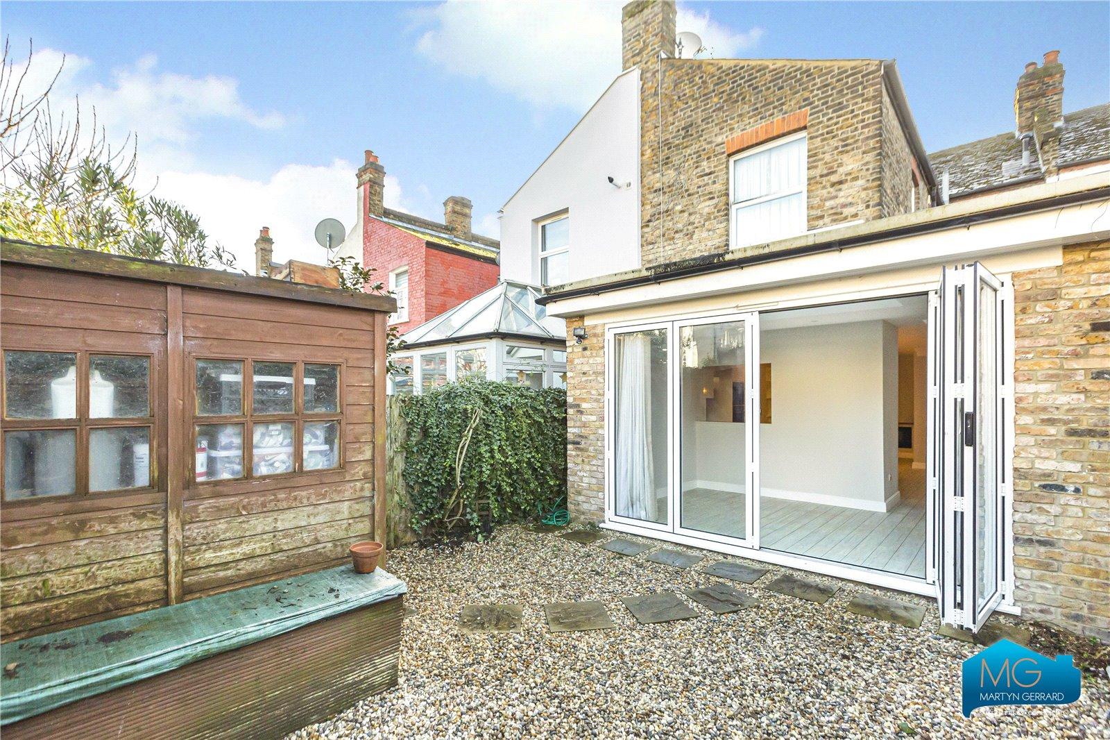 2 bedroom Ground Floor Flat to rent - Martyn Gerrard