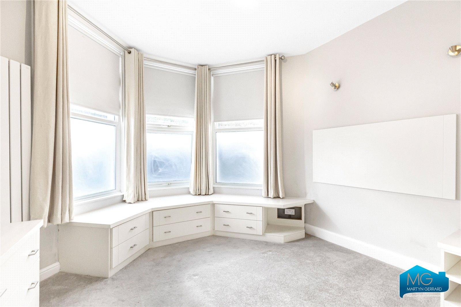 2 bedroom Ground Floor Flat to rent - Martyn Gerrard